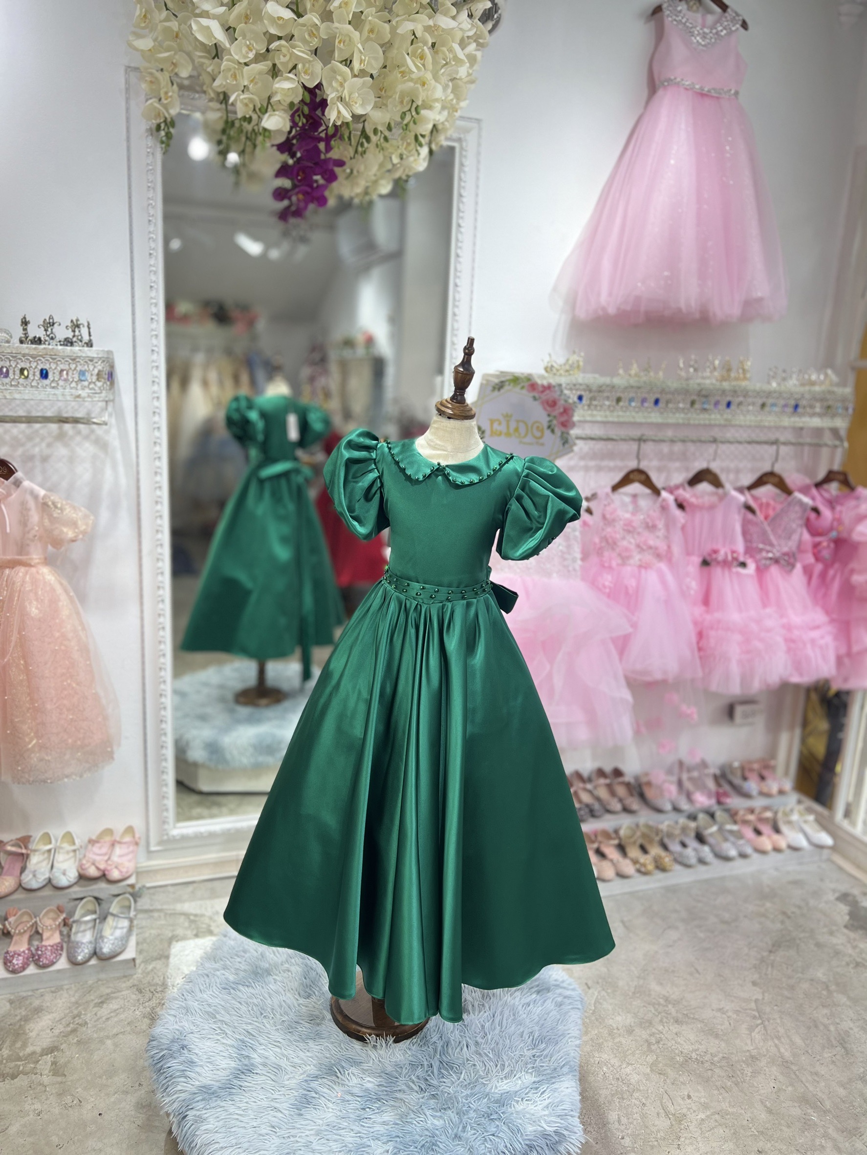 ssชุดเดรสเด็ก(หน้าร้านอยู่รัชดา ลองได้ถ่ายรูปจากชุดจริง)W18468สีแดง สีเขียว คอบัว แขนตุ๊กตา กระโปรงยาว