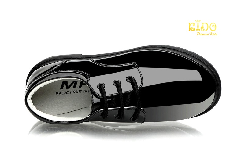 รองเท้าเด็กผู้ชาย(หน้าร้านอยู่รัชดา ลองได้)HM161 สีขาว หนังแก้ว ร้อยเชือก