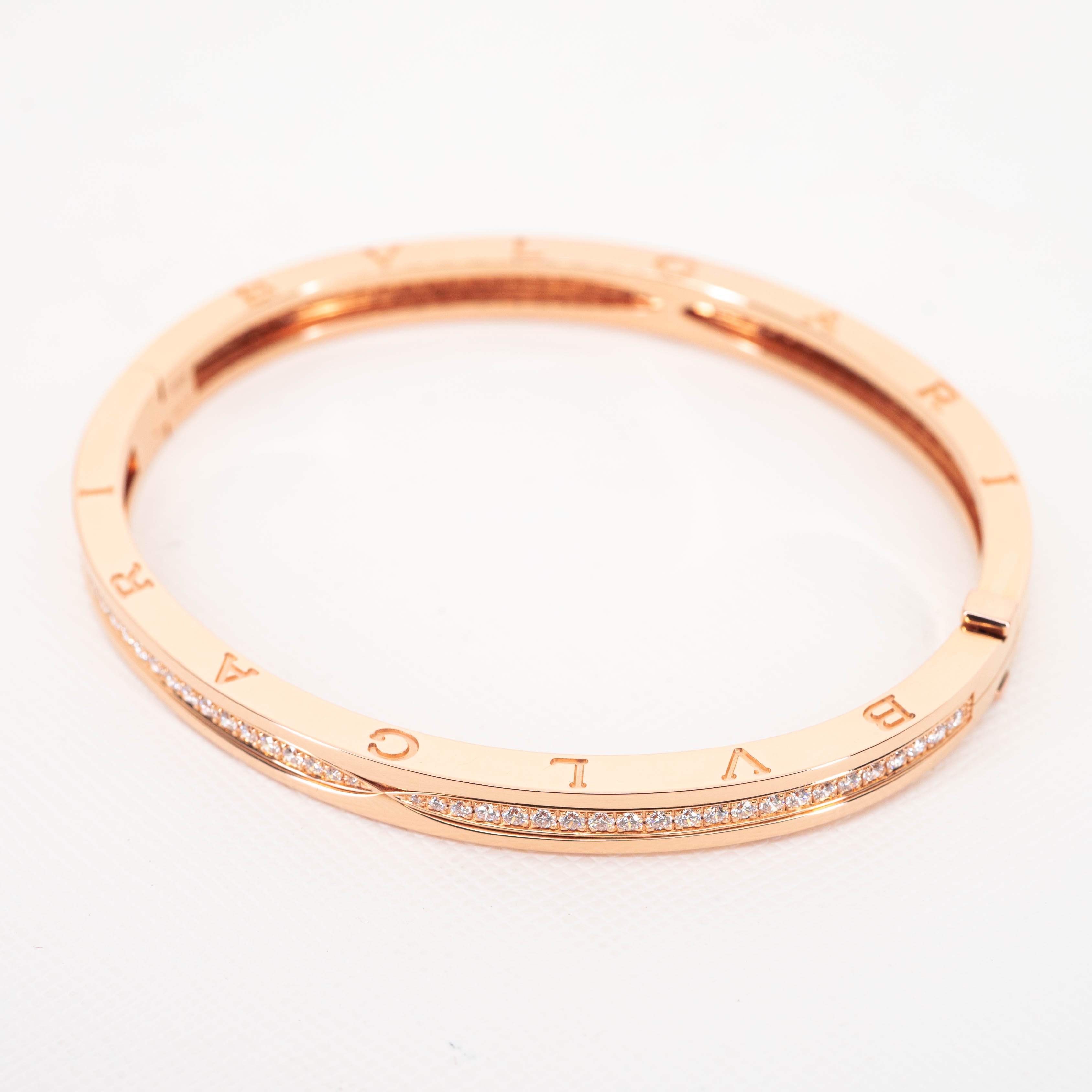 **Sold** กำไล Bvlgari B.zero1 Bracelet Set with Pavé Diamonds on The Spiral ทองชมพู18K ไซส์M (17) (Used) +กล่องและการ์ดShopไทย2022