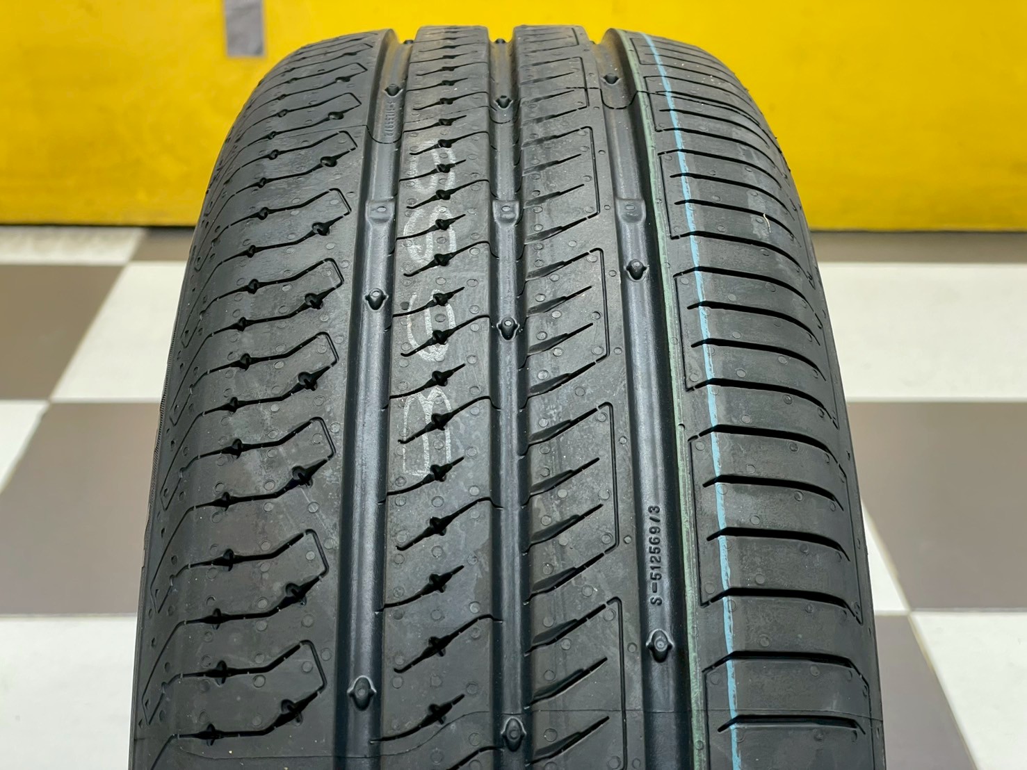 ยาง Continental ComfortContact CC7 ขนาด 185/55R16 ยางใหม่ปี2025