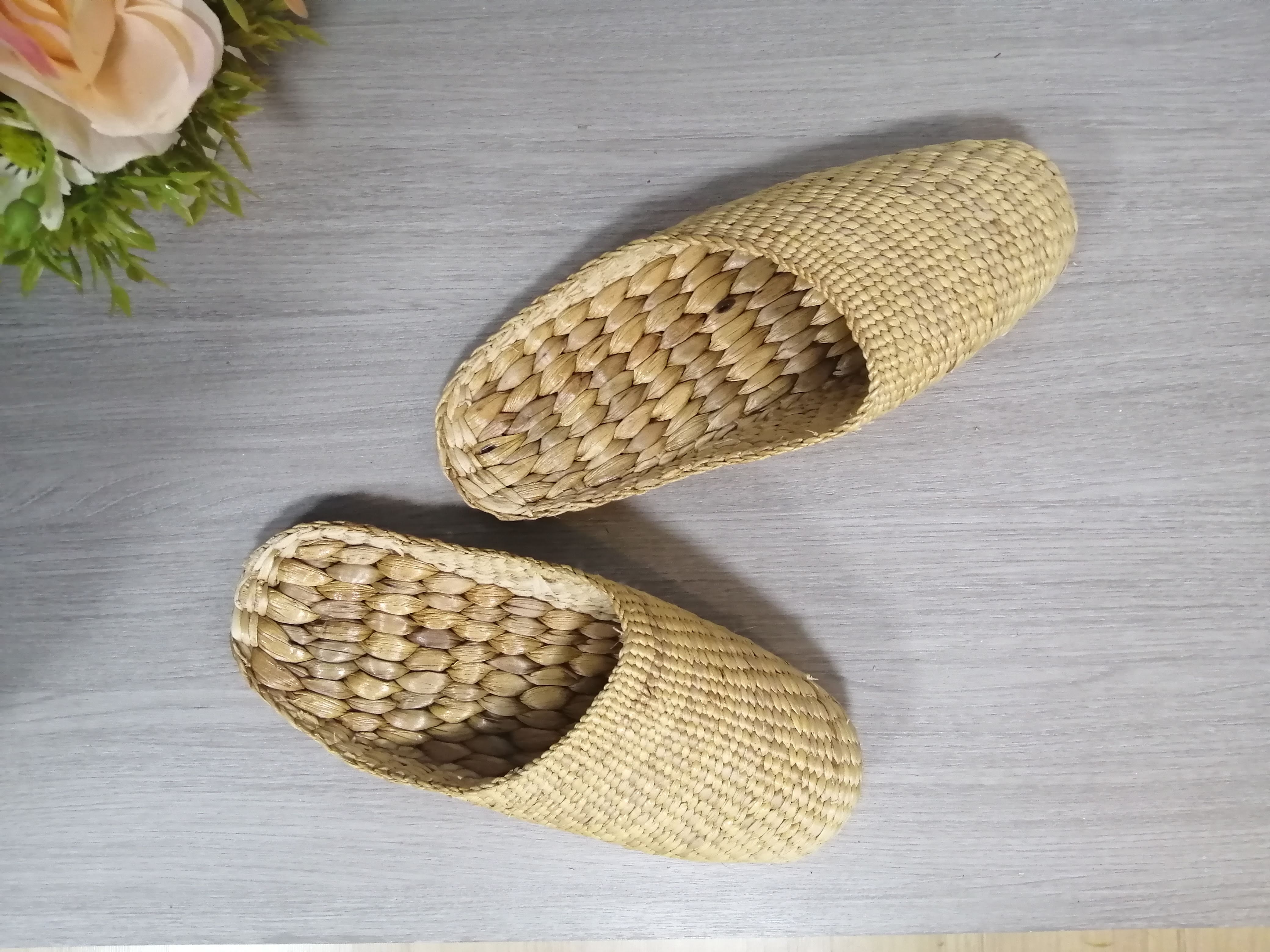 BSS201W : รองเท้าสานผักตบชวา ราคาส่ง 1โหล 12คู่