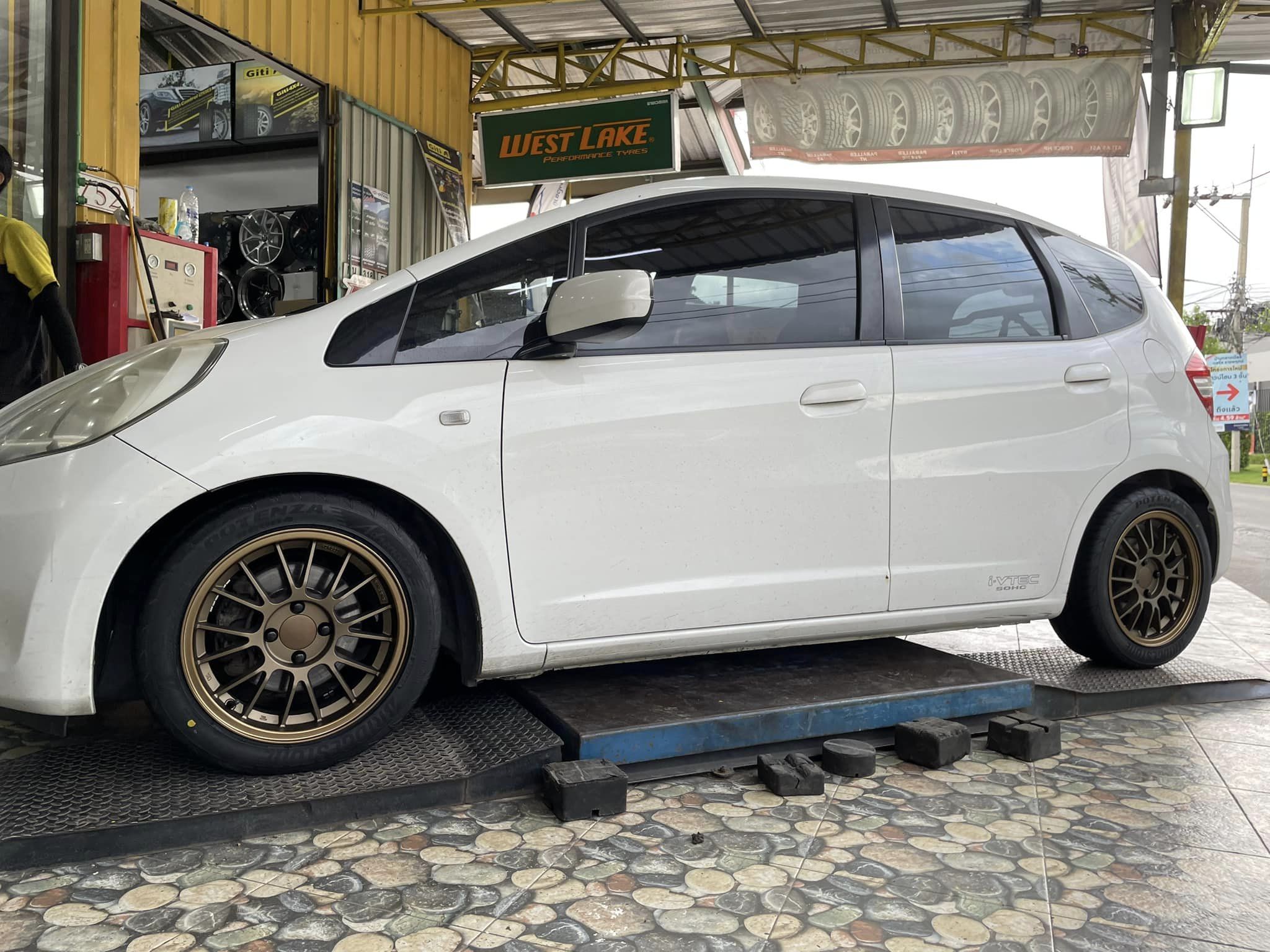 #ล้อแม็กซ์ใหม่SE37 #PredatorPD-30 15X7 ET35 4X100 Bridgestone_Potenza_RE004 195/50R15