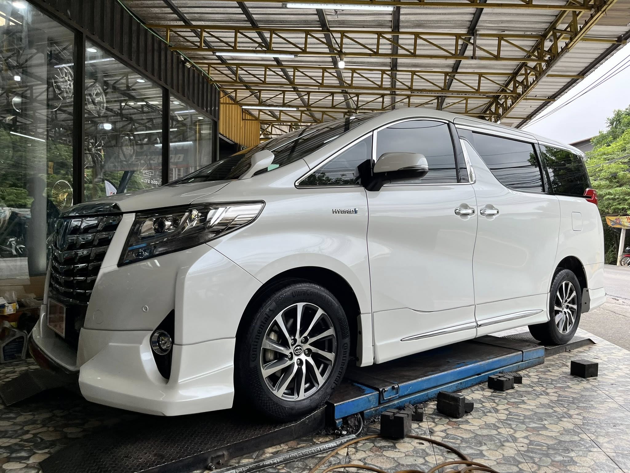 TOYOTA #ALPHARD🚘เปลี่ยนยาง 🛞🐘#CONTINENTAL #ULTRACONTACT #UX7 225/60R17
