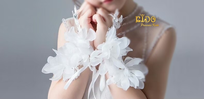 ถุงมือเด็ก(มีหน้าร้านอยู่รัชดา)KS002 สีขาว ถุงมือติดดอกไม้