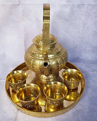 ชุดน้ำชากาโบราณทองเหลืองตอกลาย ถาดหล่อจอบตั้ง 10 นิ้ว Premium & Luxury