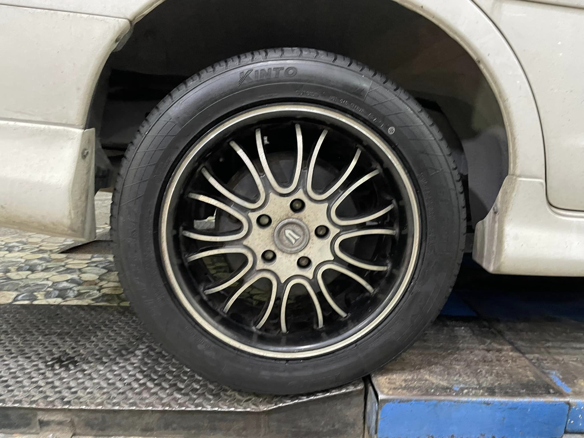 #TOYOTA_INNOVA เปลี่ยนยาง #KINTO_SC900_215/55R17