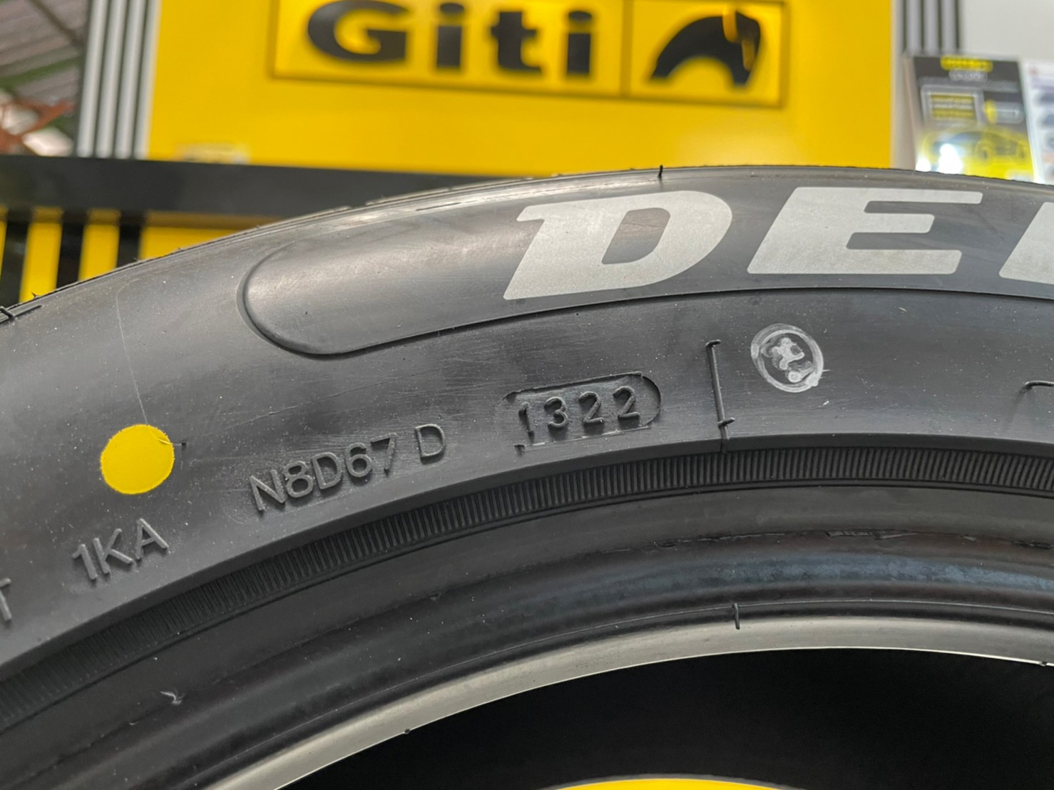 255/50R18 DEESTONE STORMZ RS ยางใหม่สปอร์ตลายซิ่ง ยางใหม่ล่าสุด แก้มขาว ยางสัญชาติไทย Made in Thailand ยางใหม่ปี2022