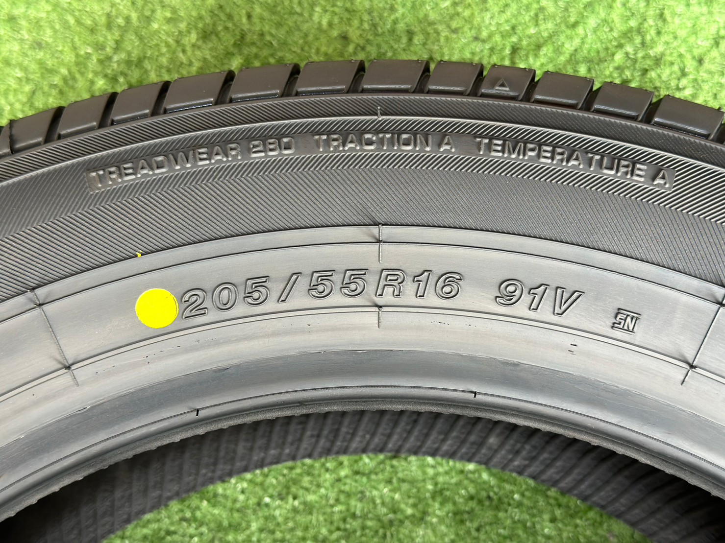 ยางใหม่YOKOHAMA E70 205/55R16 ยางใหม่ปี2023 ยางคุณภาพดี นุ่มเงียบ