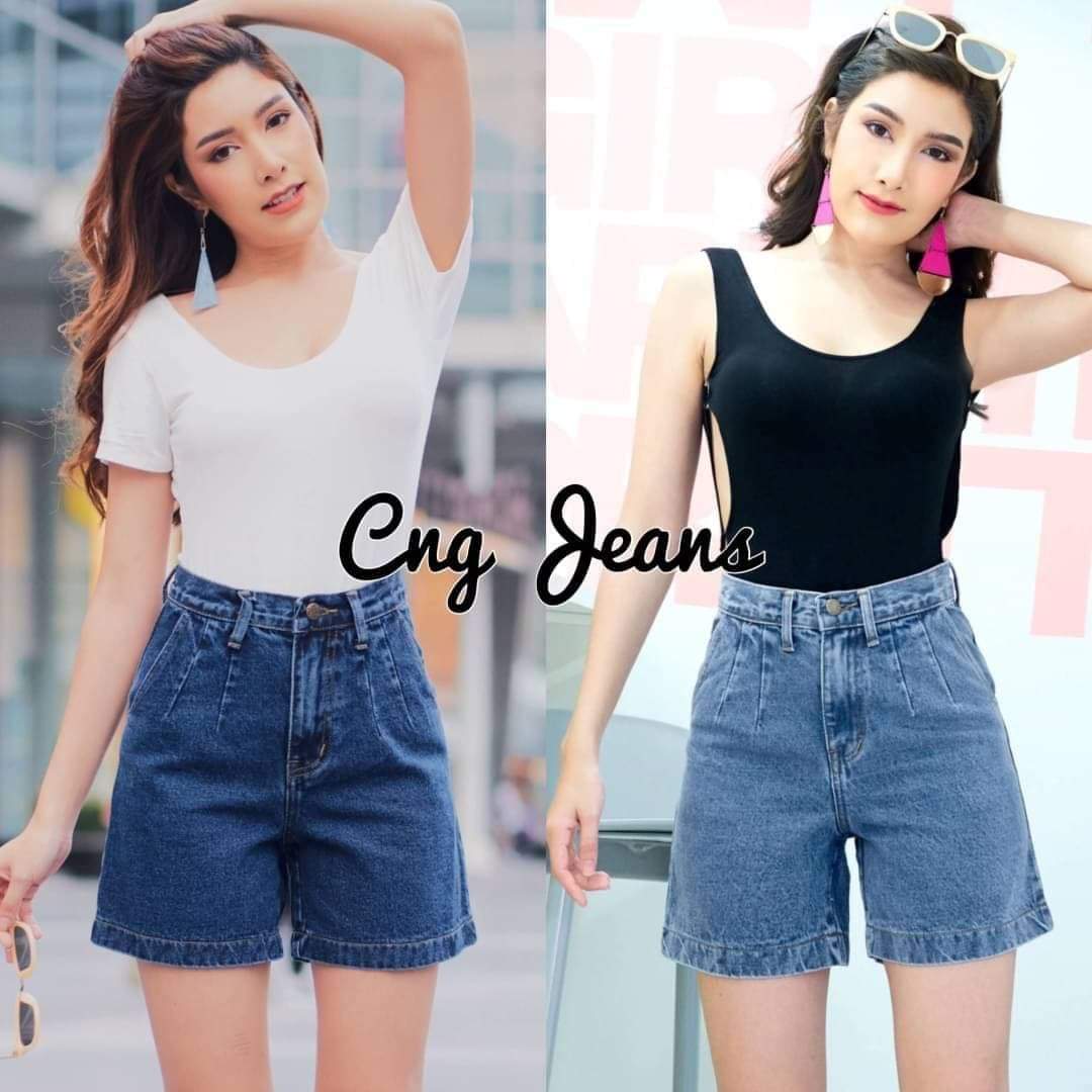 กางเกงยีนส์ขาสั้นเอวสูง แต่จีบหน้าให้ดูมีเอว สวยมาก ขากว้างใส่สบาย เก็บพุงอย่างเนียน สาว ๆ ใส่แล้วทรงสวย น่ารัก