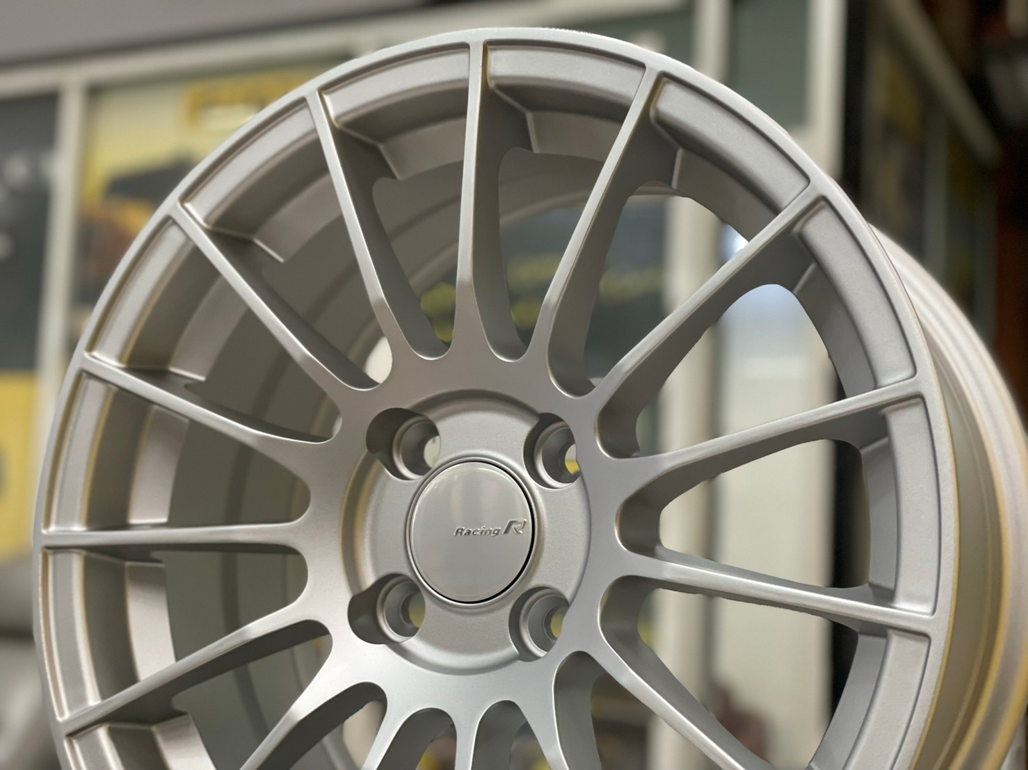 ล้อแม็กซ์ใหม่ขอบ15 RS05RR สีบรอนซ์ซิลเวอร์ กว้าง7ออฟ35 4รู100 SSW