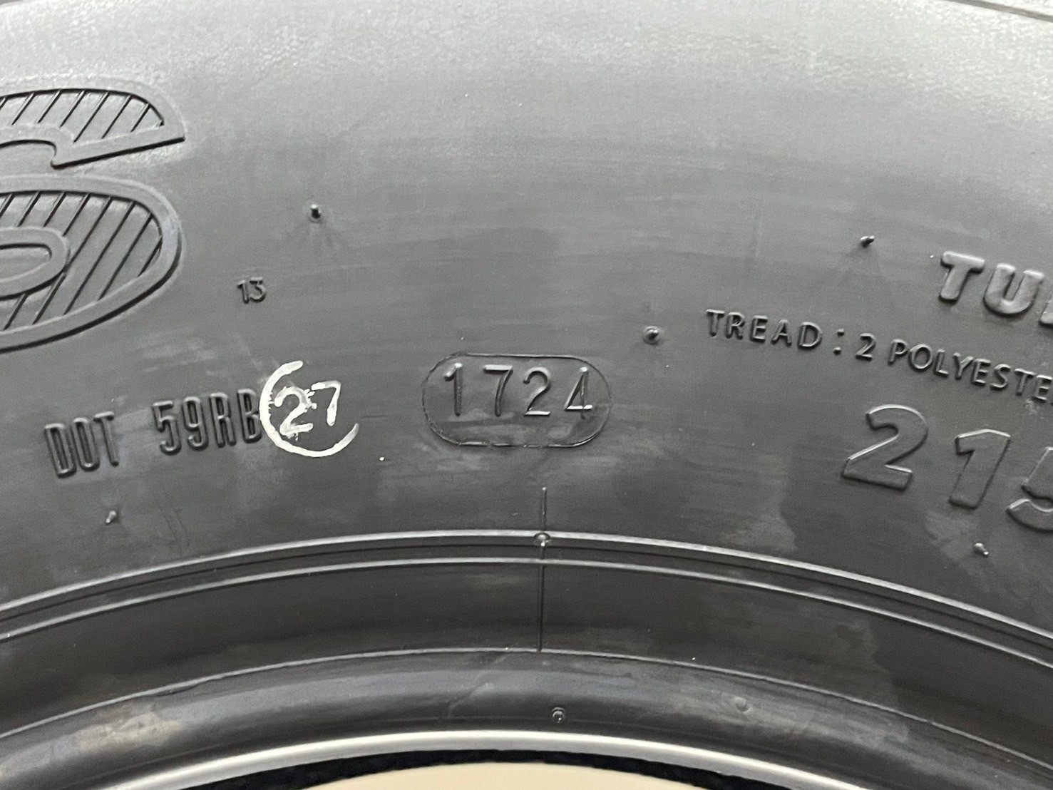 ยางใหม่ 215/70R15 SIAMES VANGO ยางไทย ยางกระบะบรรทุกคุณภาพดี แข็งแกร่งคุณภาพสุดคุ้ม ผ้าใบ8ชั้น ยางใหม่ปี2024