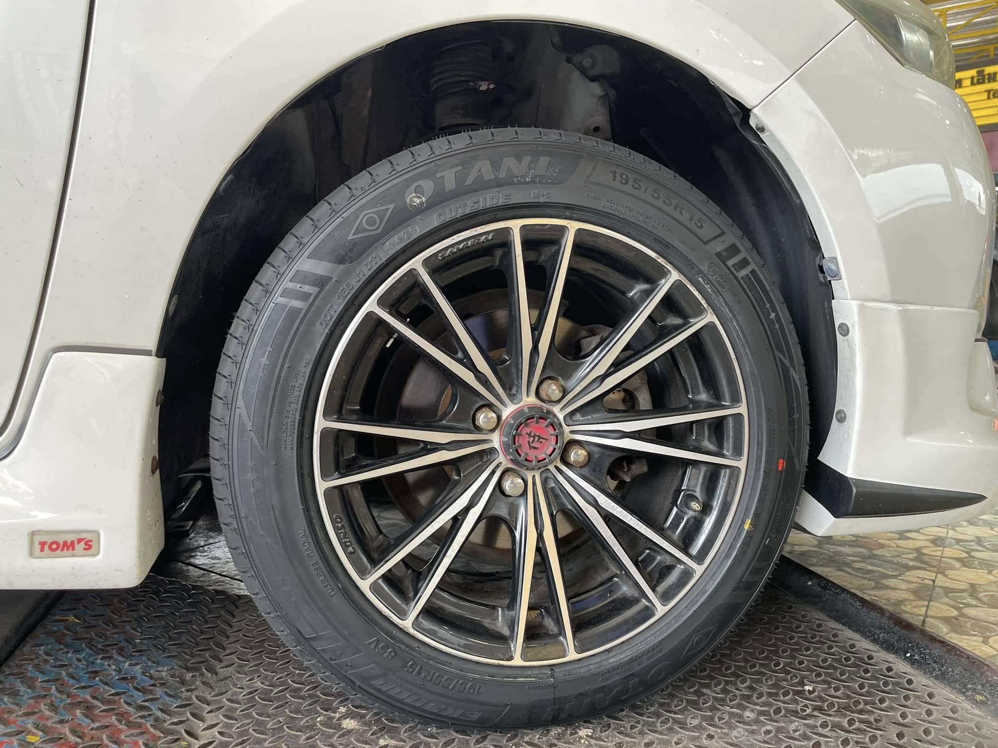 🚘 #TOYOTA_VIOS🛞 เปลี่ยนยาง #OTANI #EK3000 195/55R15 #บริการตั้งศูนย์ล้อ🛞