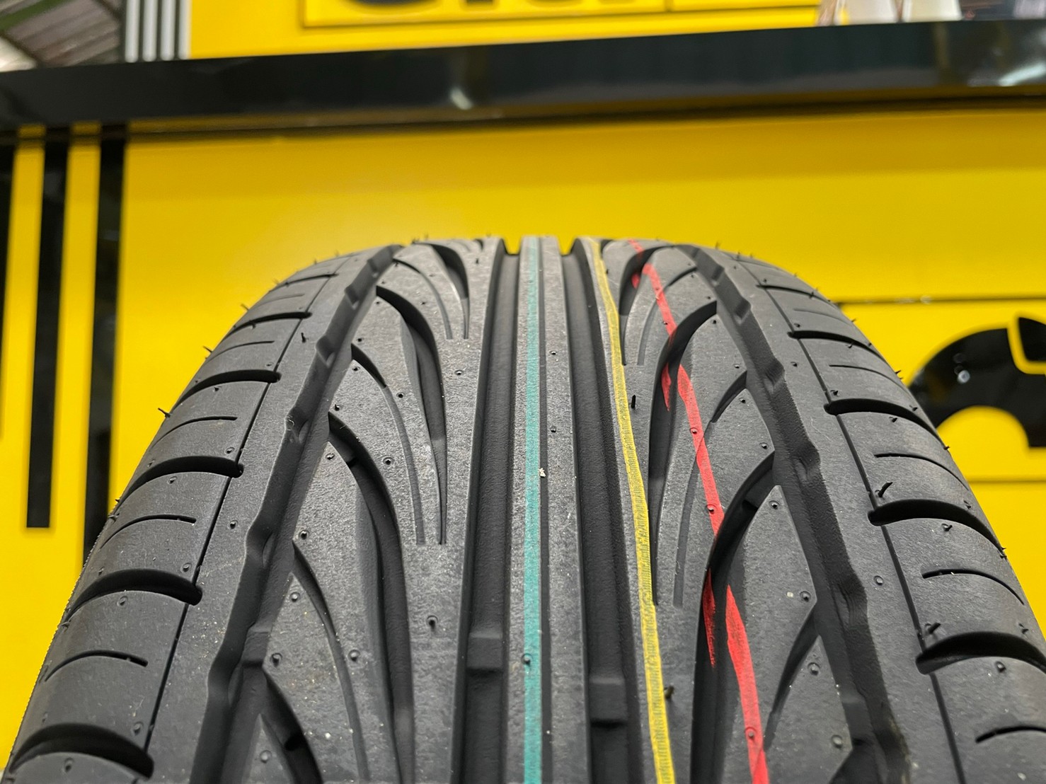 205/45R17 ยางใหม่ดีสโตน Deestone CARRERAS R702 ยางใหม่ปี2022