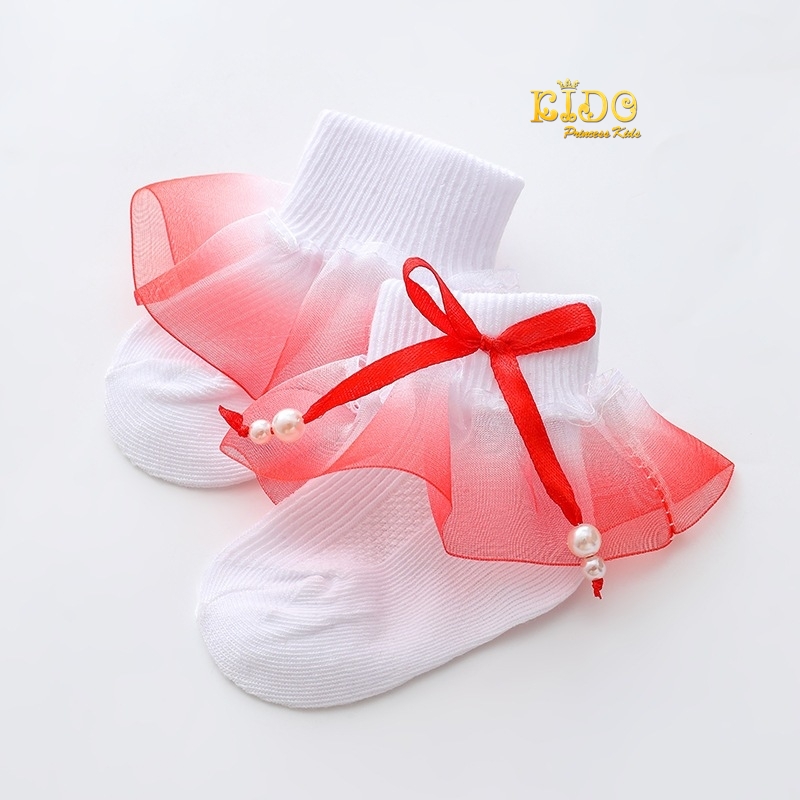 ถุงเท้าเด็ก(มีหน้าร้านอยู่รัชดา)S111สีขาว ข้อเท้าระบายไล่สีทรูโทนสีแดง ประดับโบว์ห้อยมุกสีสันสดใส