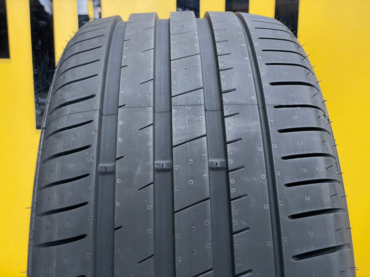 235/35R19 Apollo Aspire 4G+ ยางใหม่ปี2023