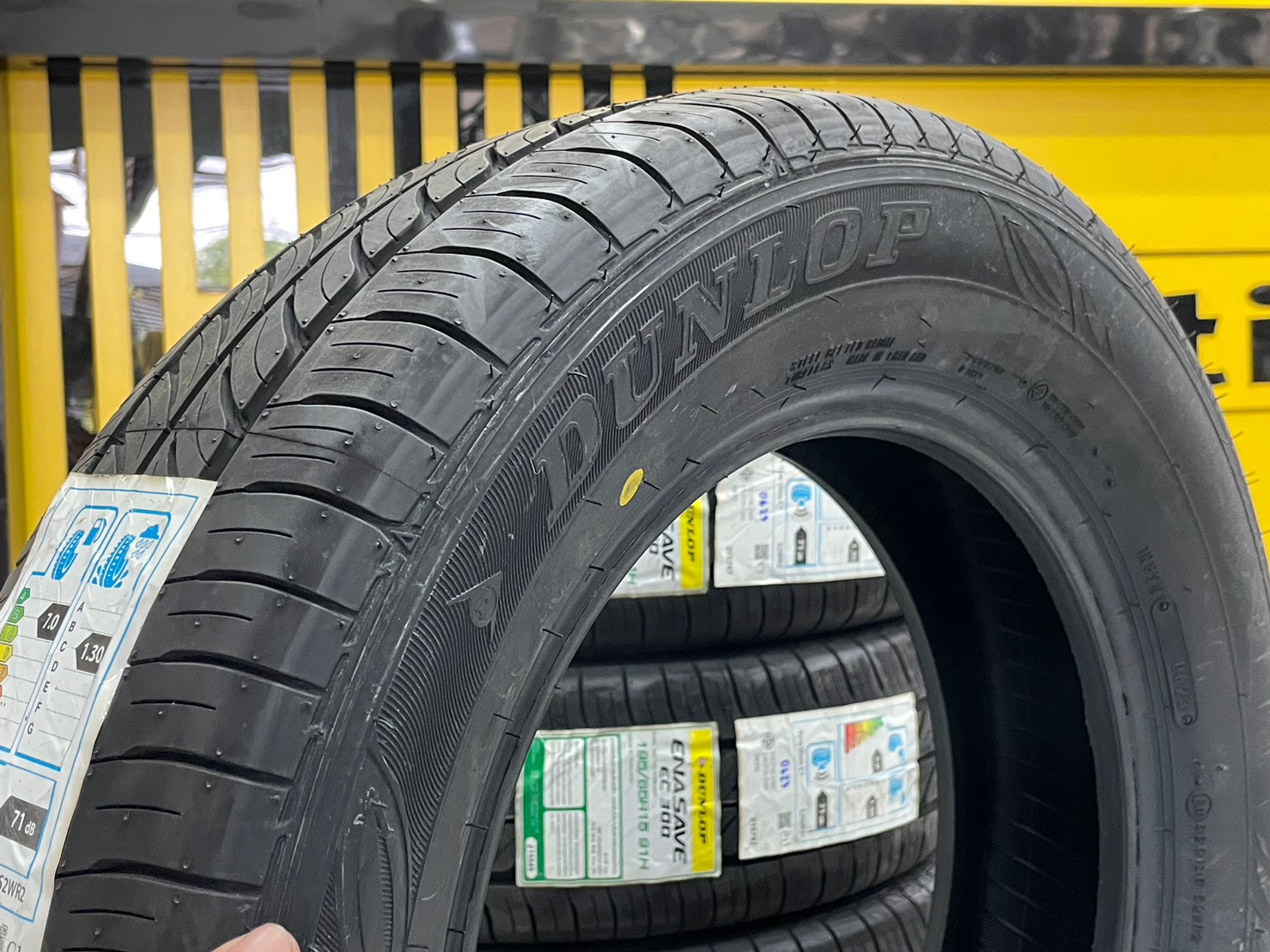ยางใหม่ดันลอป DUNLOP ENASAVE EC300+ 195/65R15 ยางใหม่ปี2023