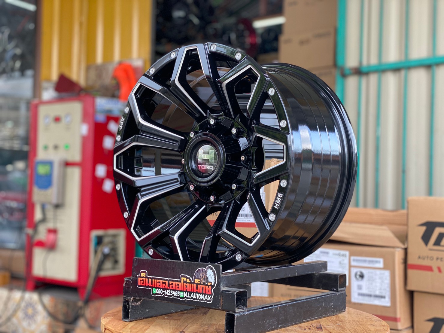ล้อแม็กลายออฟโรดขอบ16 HAMMER HM8 6รู139 สีดำ กว้าง8.5 ออฟ0