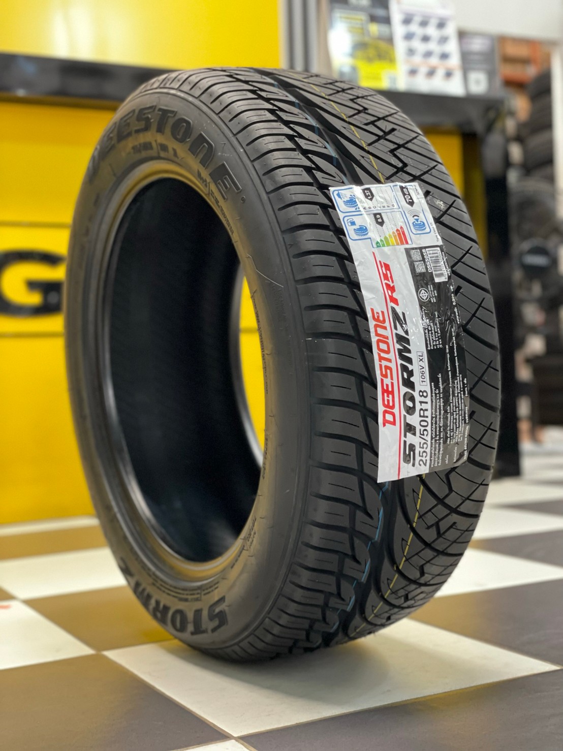 255/50R18 DEESTONE STORMZ RS ยางใหม่สปอร์ตลายซิ่ง ยางใหม่ล่าสุด แก้มขาว ยางสัญชาติไทย Made in Thailand ยางใหม่ปี2022