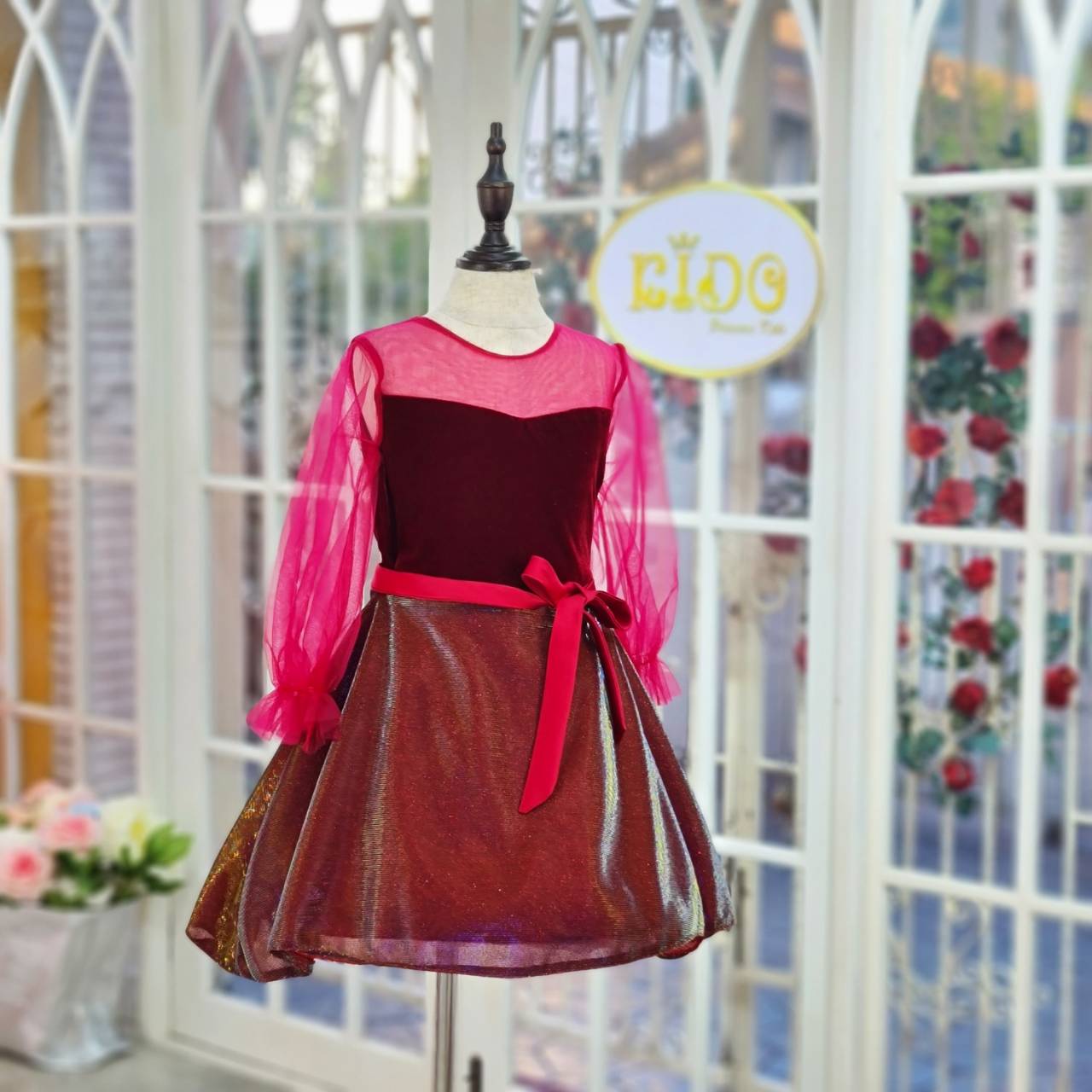 ชุดเดรสเด็ก(หน้าร้านอยู่รัชดา ลองได้ถ่ายรูปจากชุดจริง)W18288 สีแดง ผ้าซีทรู แขนยาว กระโปรงสั้น เรียบหรูดูสวย