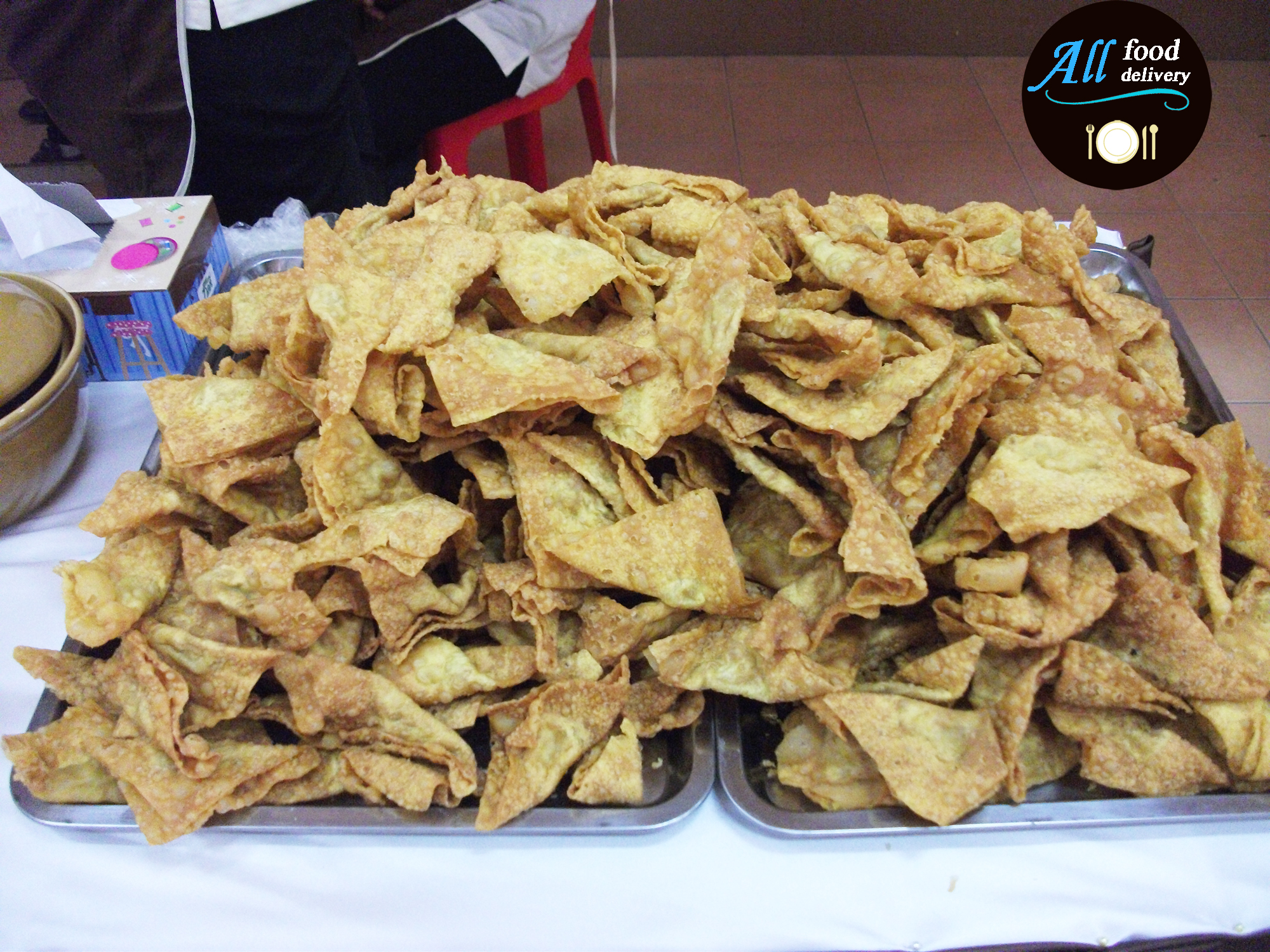 ซุ้มเกี๊ยวหมูทอด/เกี๊ยวไก่ทอด