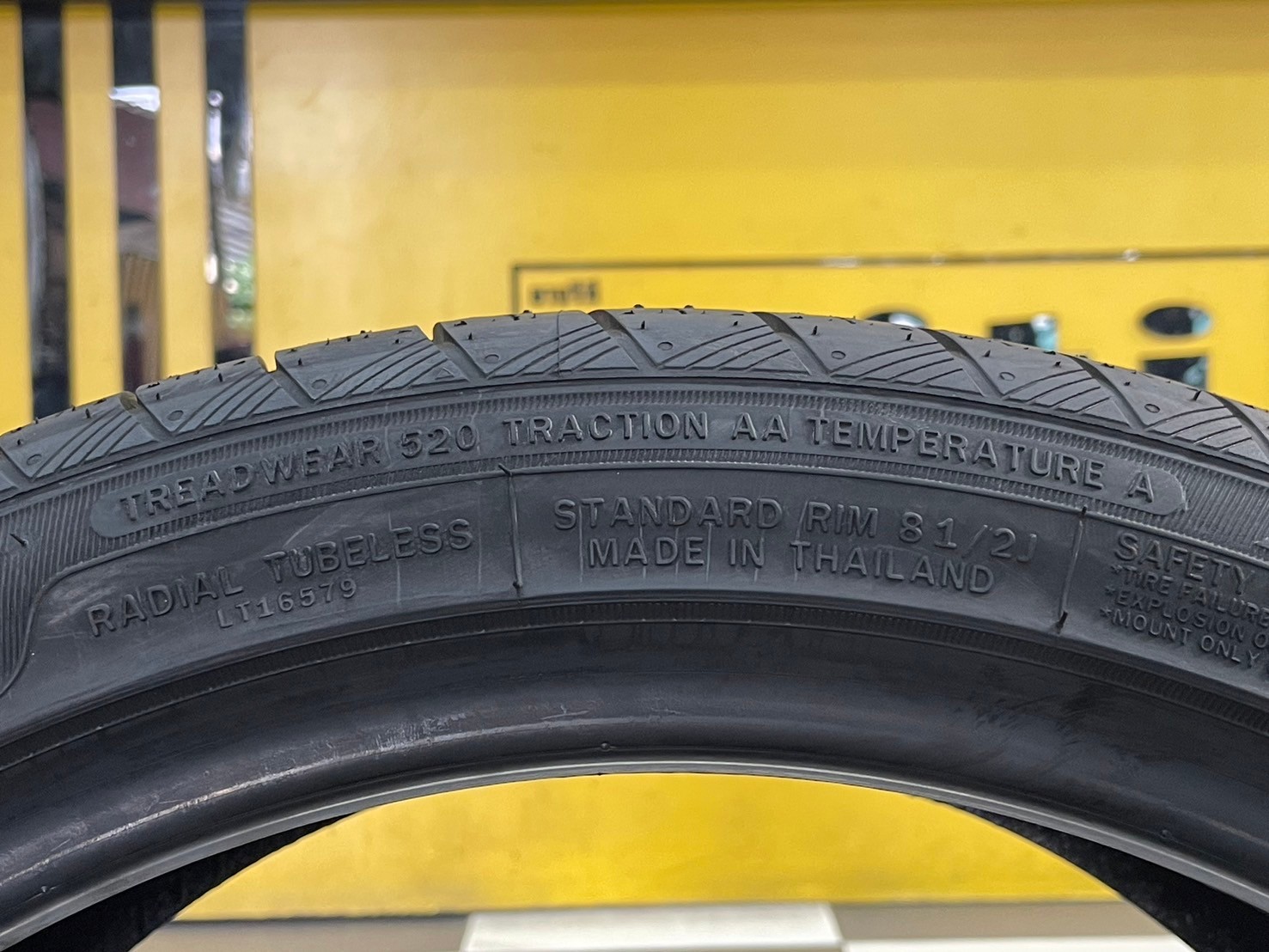 ยางใหม่ ATLAS UHP 235/40R18 ยางใหม่ปี2024