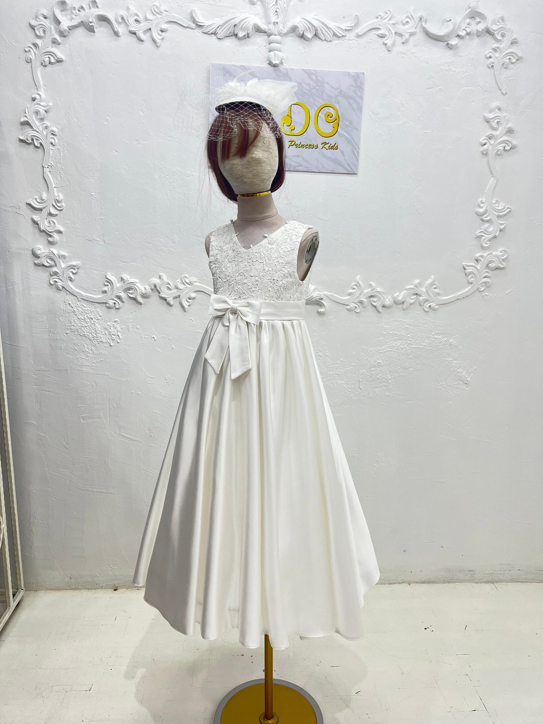 ชุดราตรีเด็ก(หน้าร้านอยู่รัชดา ลองได้ถ่ายรูปจากชุดจริง)W19048สีขาว กระโปรงยาว เรียบหรู