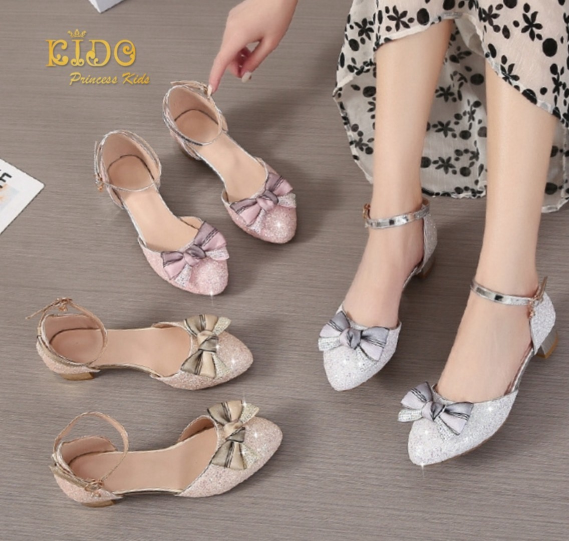 Sรองเท้าเด็ก(หน้าร้านอยู่รัชดา ลองได้)H178สีชมพู ทอง เงิน ประดับด้วยโบว์พร้อมสายคาด สวยหรู