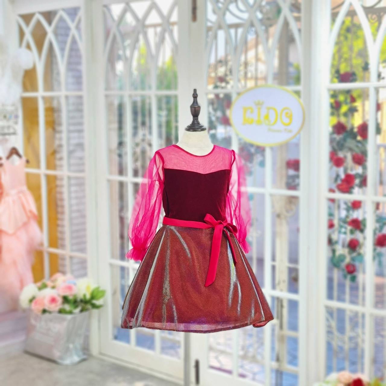 ชุดเดรสเด็ก(หน้าร้านอยู่รัชดา ลองได้ถ่ายรูปจากชุดจริง)W18288 สีแดง ผ้าซีทรู แขนยาว กระโปรงสั้น เรียบหรูดูสวย