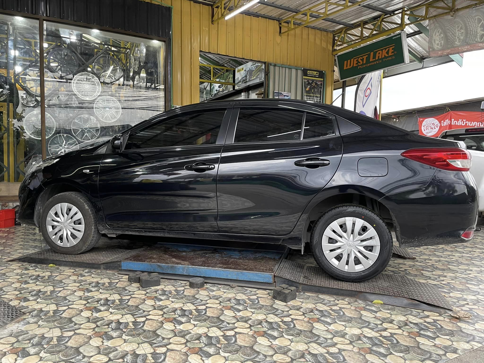 #TOYOTA_YARIS 🚘เปลี่ยนยาง 🛞🐘#DUNLOP_EC300+_185/60R15