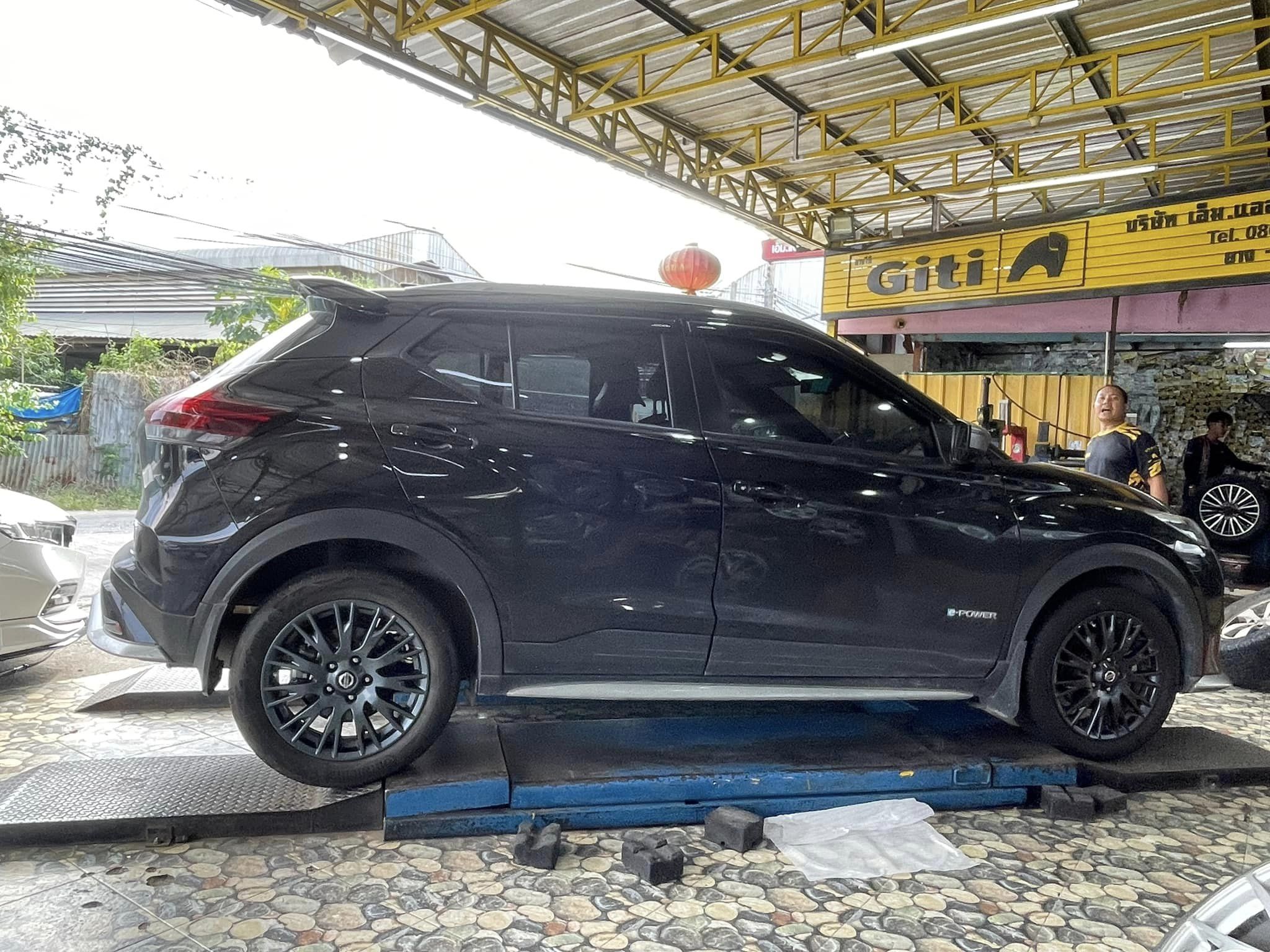 อุปกรณ์ Steelmate MT15 เป็นระบบตรวจวัดแรงดันลมยางแบบไร้สาย