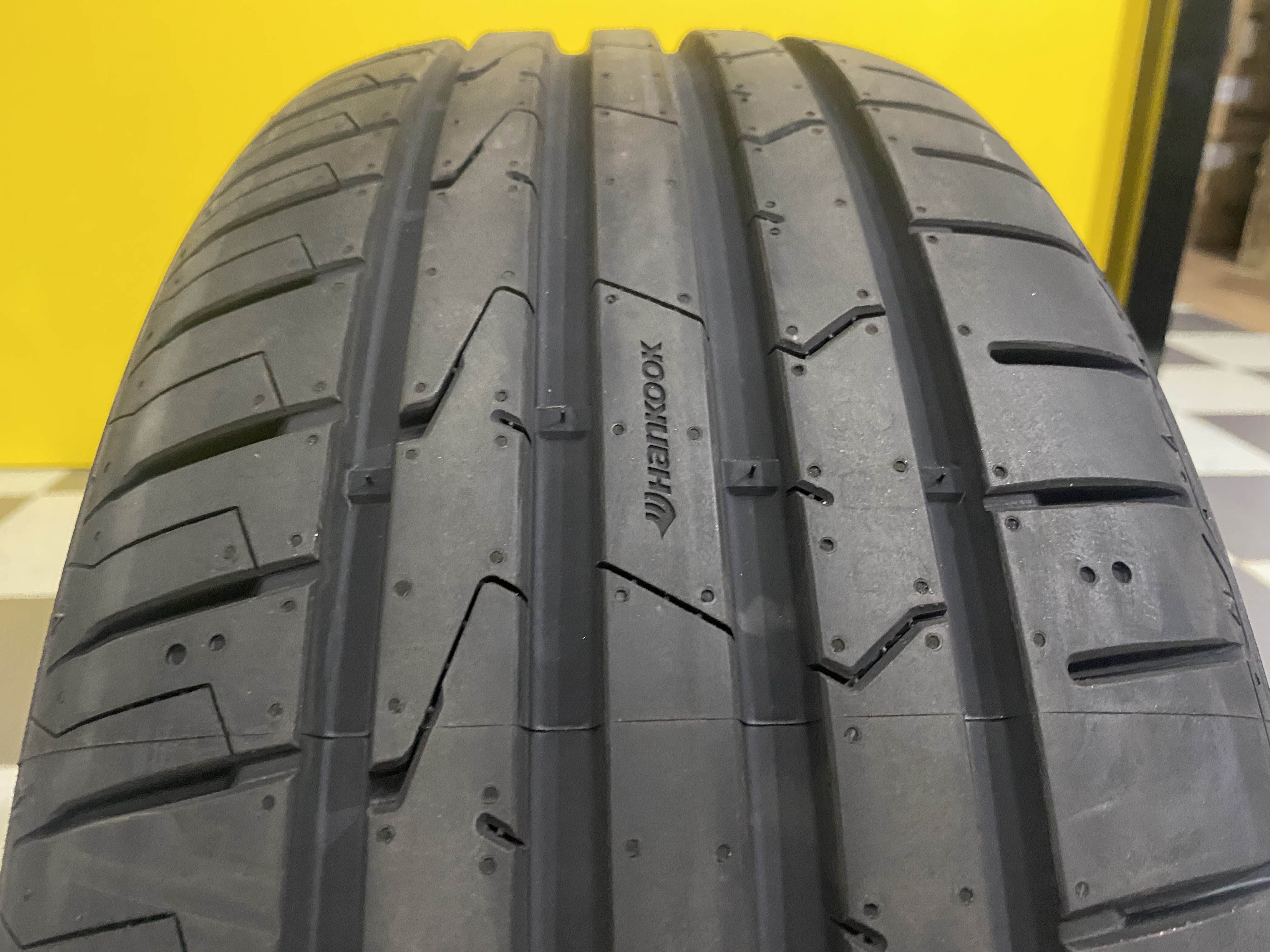 HANKOOK VENTUS PRIME3 K125 ขนาด 235/50R19