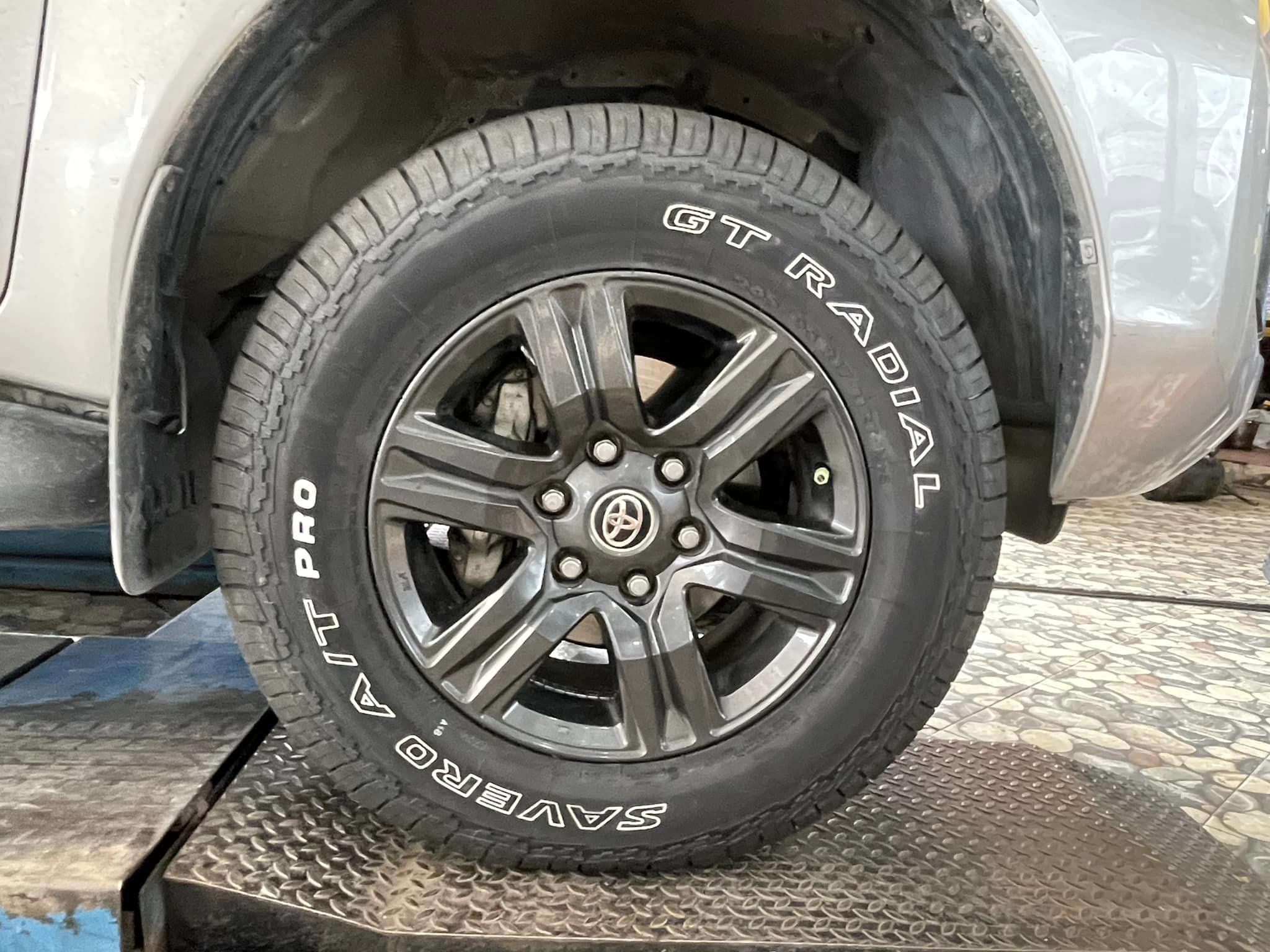 🚘 #TOYOTA_REVO🛞เปลี่ยนยาง 🛞 #GT RADIAL SAVERO AT 265/65R17