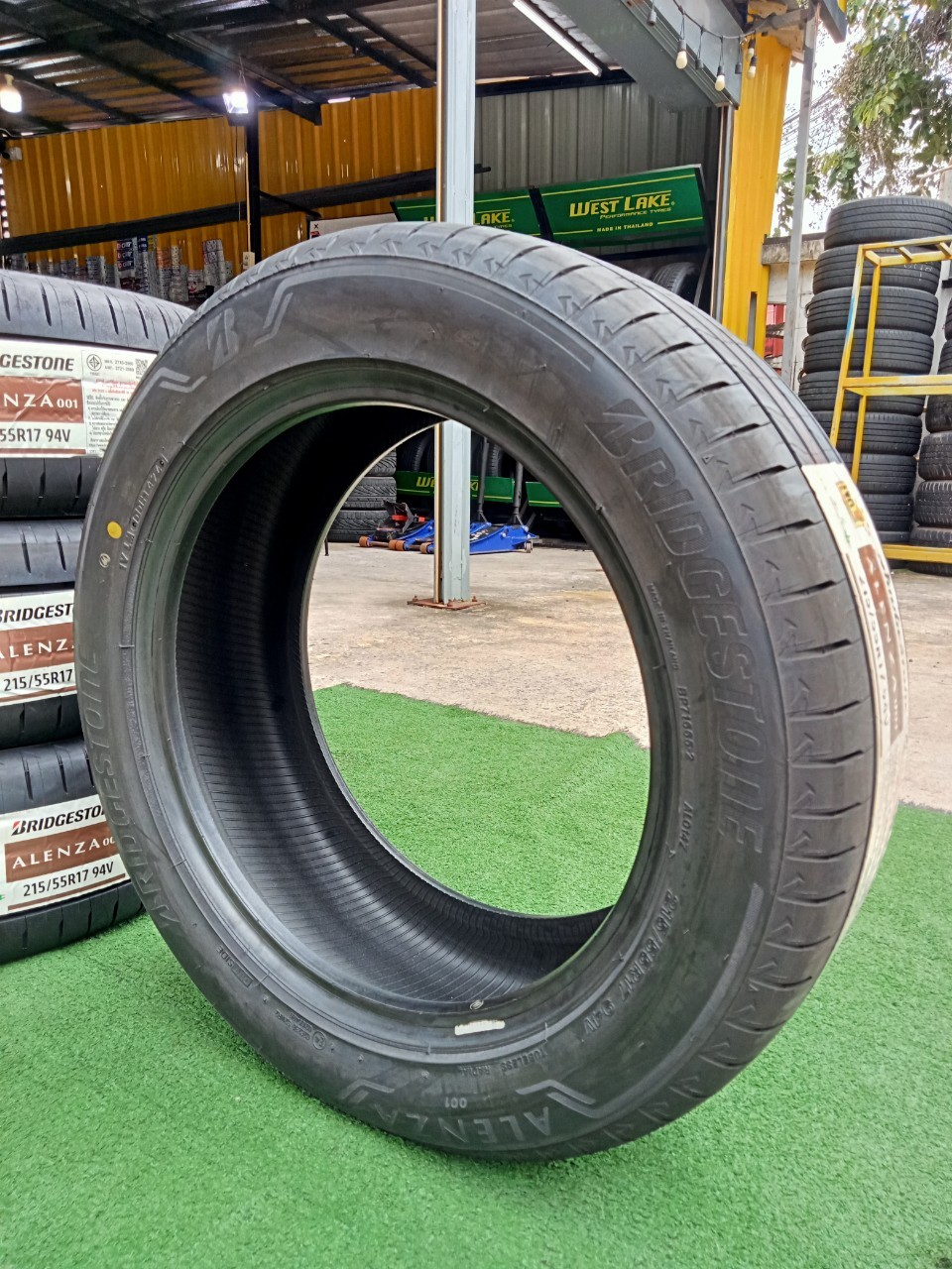 ยางใหม่ Bridgestone Alenza 001 215/55R17 ยางใหม่ปี2024