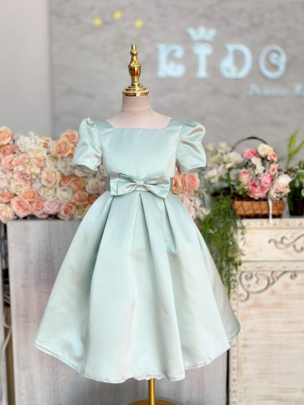ชุดราตรีเด็ก(หน้าร้านอยู่รัชดา ลองได้ถ่ายรูปเองจากชุดจริง)W19196 สีเขียว กระโปรงสั้น แขนตุ๊กตา เอวประดับเพชร