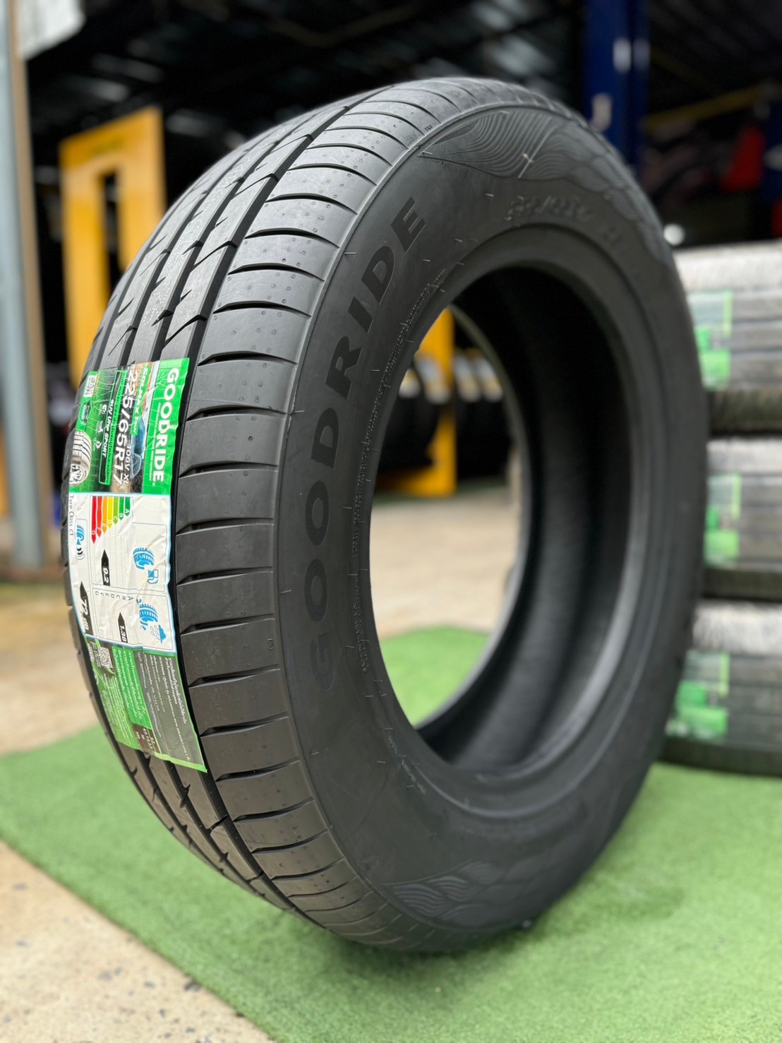 ยาง Goodride Solmax1 225/65R17 ยางใหม่ปี2024 ราคาพิเศษ4 เส้น 10400บาท พร้อมติดตั้งฟรี
