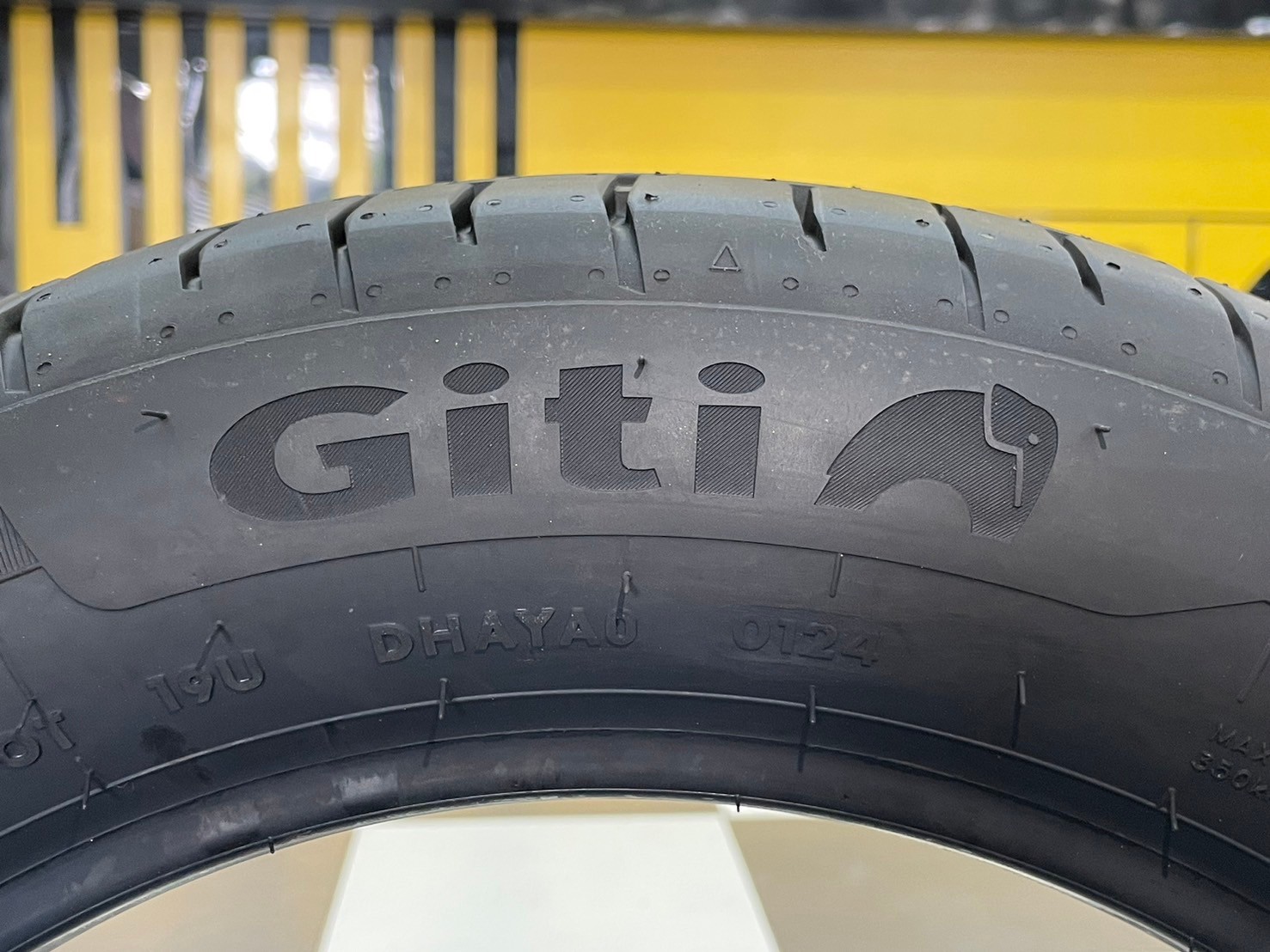 Giti Synergy H2 195/55R15 ยางใหม่ปี2024