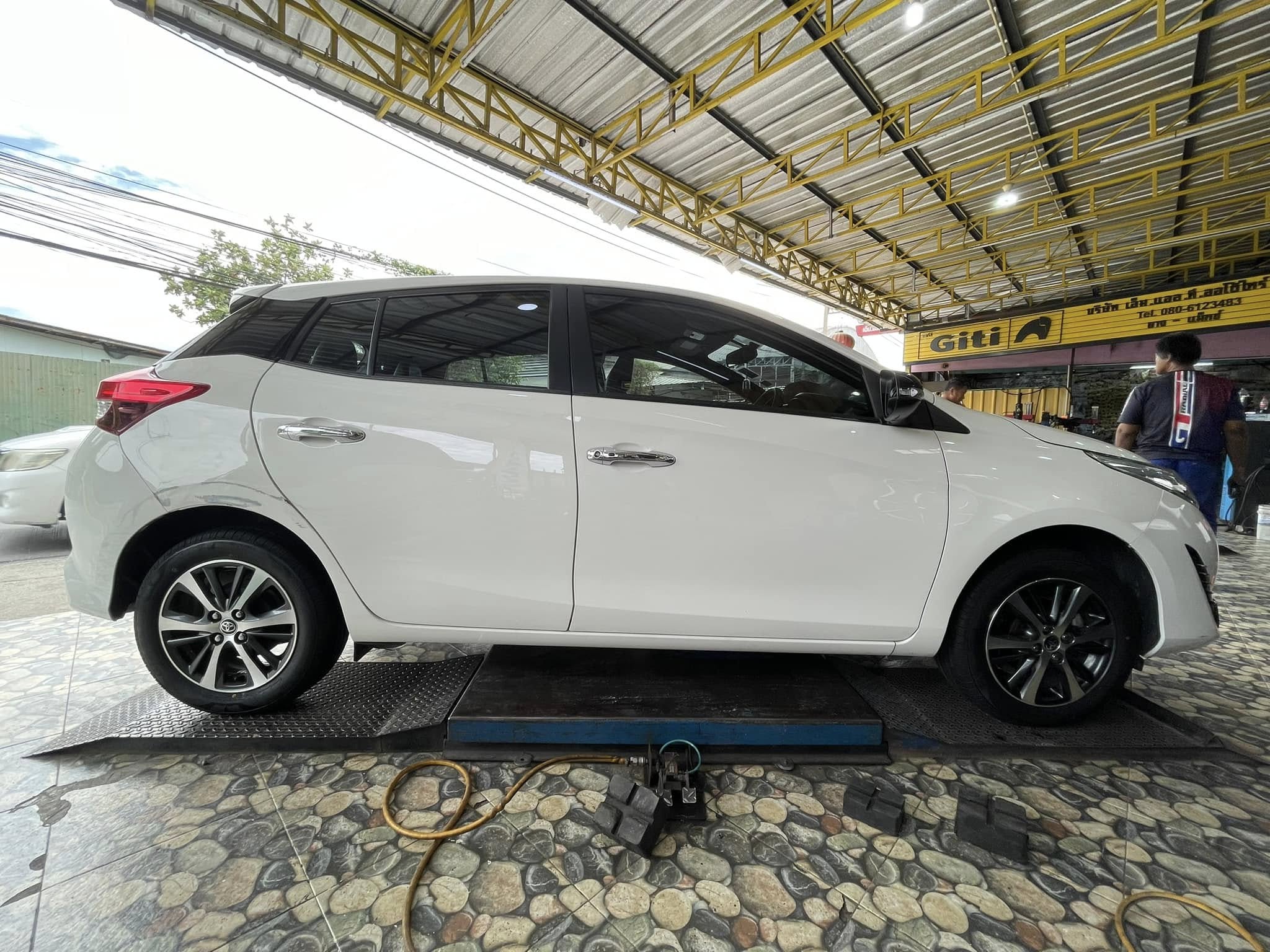 🚘 #TOYOTA_YARIS🛠 #OTANI #EK1000 185/60R15