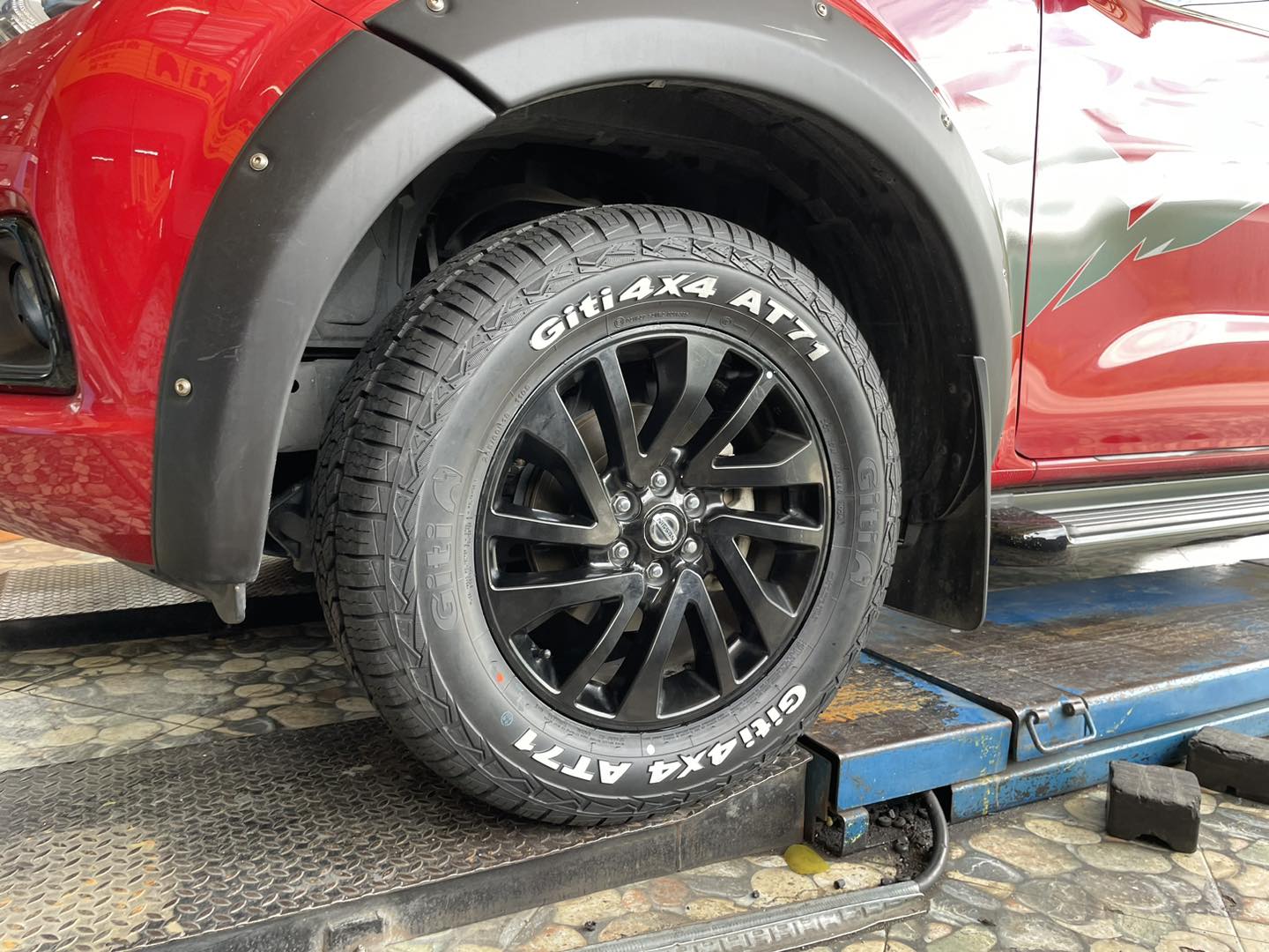 #NISSAN_NAVARA ยางจีที GITI 4x4 AT71 265/60R18