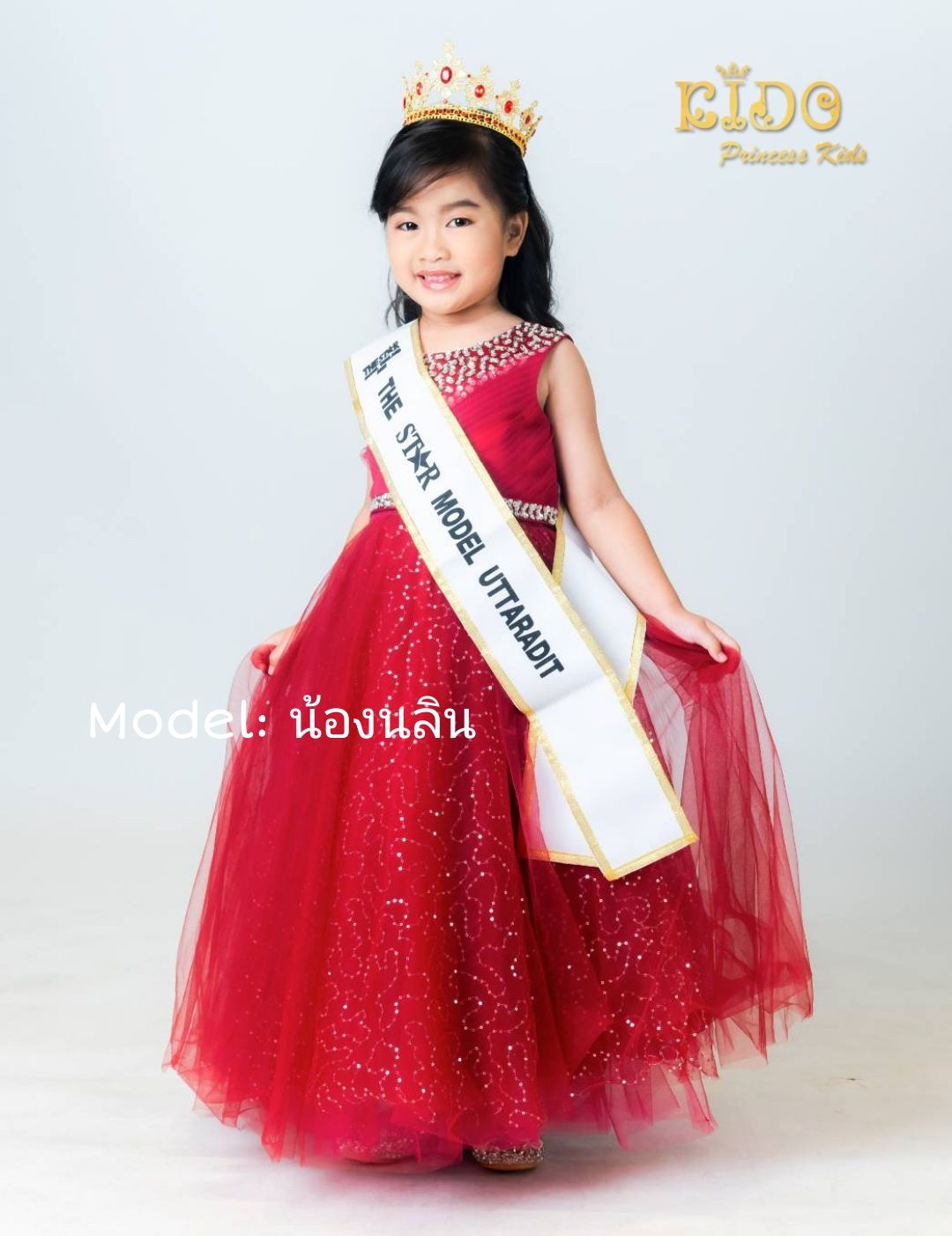 ssชุดราตรีเด็ก(หน้าร้านอยู่รัชดา ลองได้ถ่ายรูปจากชุดจริง)A214สีทอง สีขาว สีชมพู สีแดง สีน้ำเงิน สีฟ้าอกแต่งจีบไหว้เอวปัดเกล็ด กระโปรงยาวสุดหรูหราไฮโซมากๆเลย เดรสออกงานเด็ก