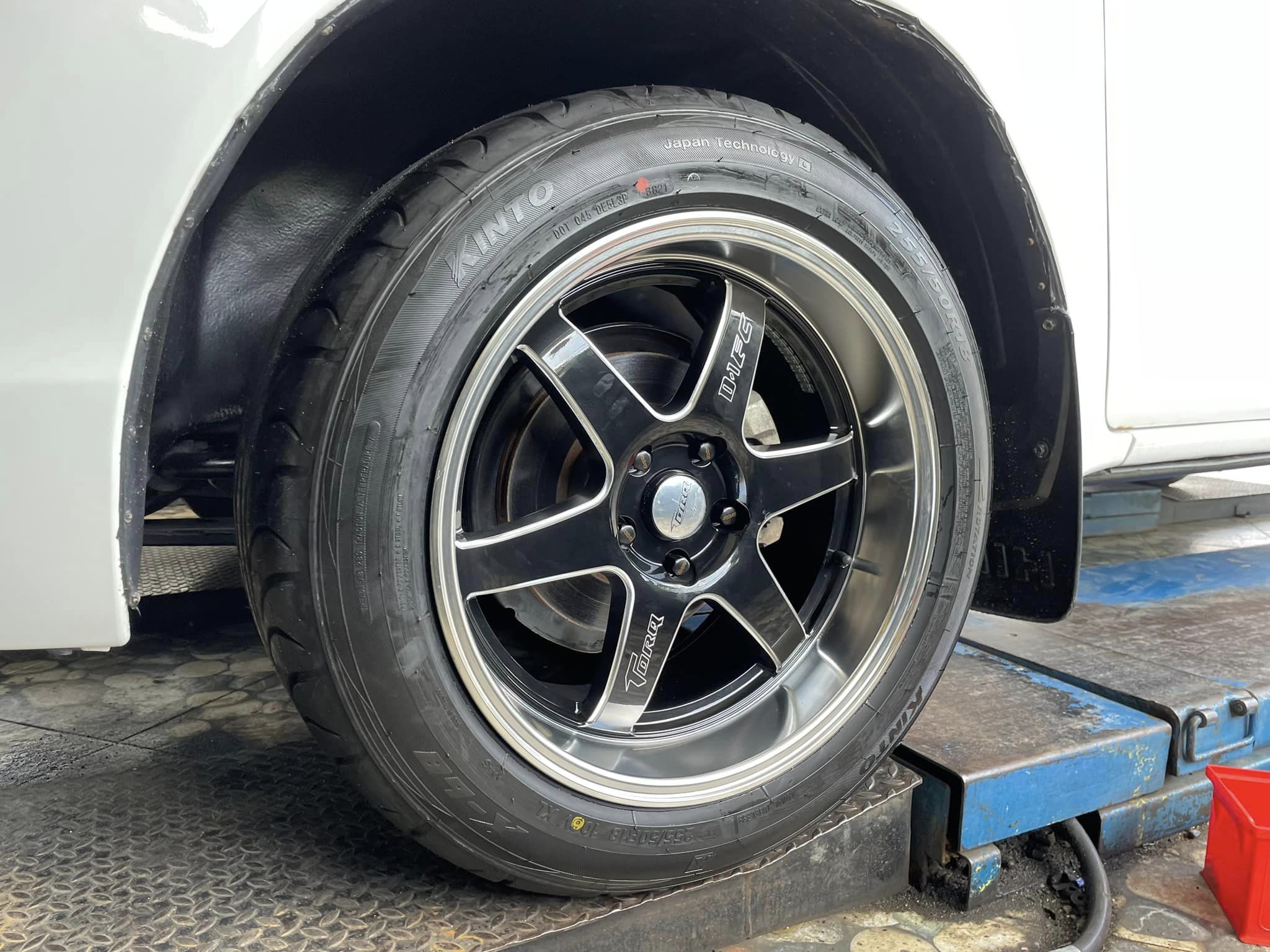 #TOYOTA_REVO #KINTO_X-68_255/50R18 #ล้อแม็กซ์TORQ D1FC 18X9.5 5X114.3 ET22 18X10.5 5X114.3 ET30 BKSL