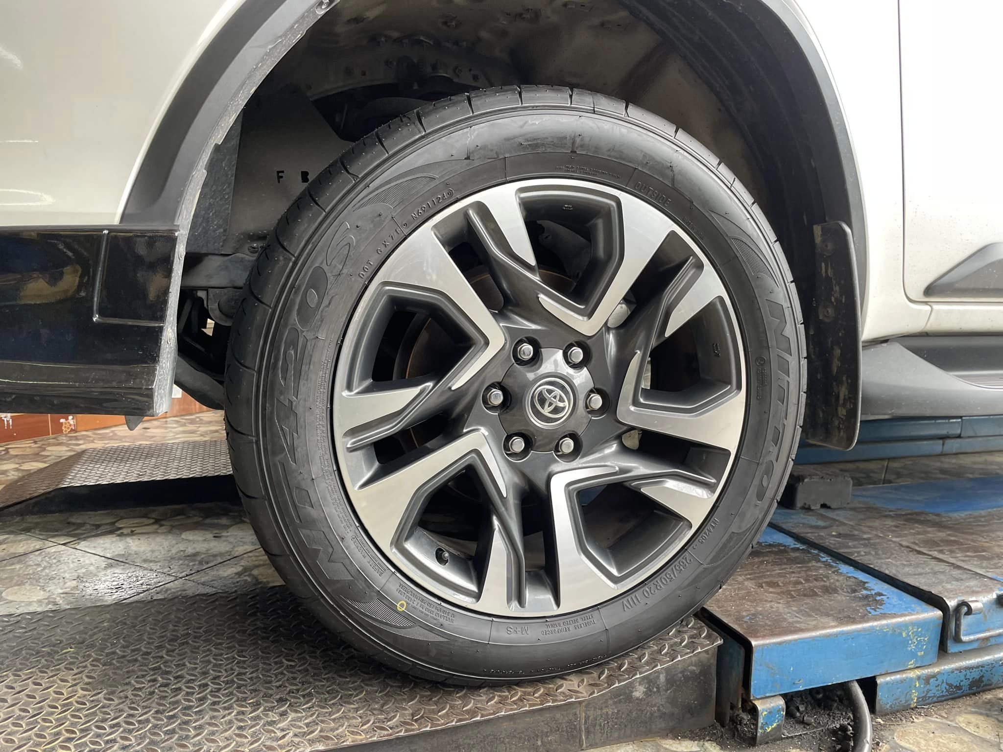 🛞 #TOYOTA_FORTUNER 🚘เปลี่ยนยาง 🛞🐘#NITTO_NT420 S 265/50R20 ❤️ 🛞 #บริการตั้งศูนย์✔️