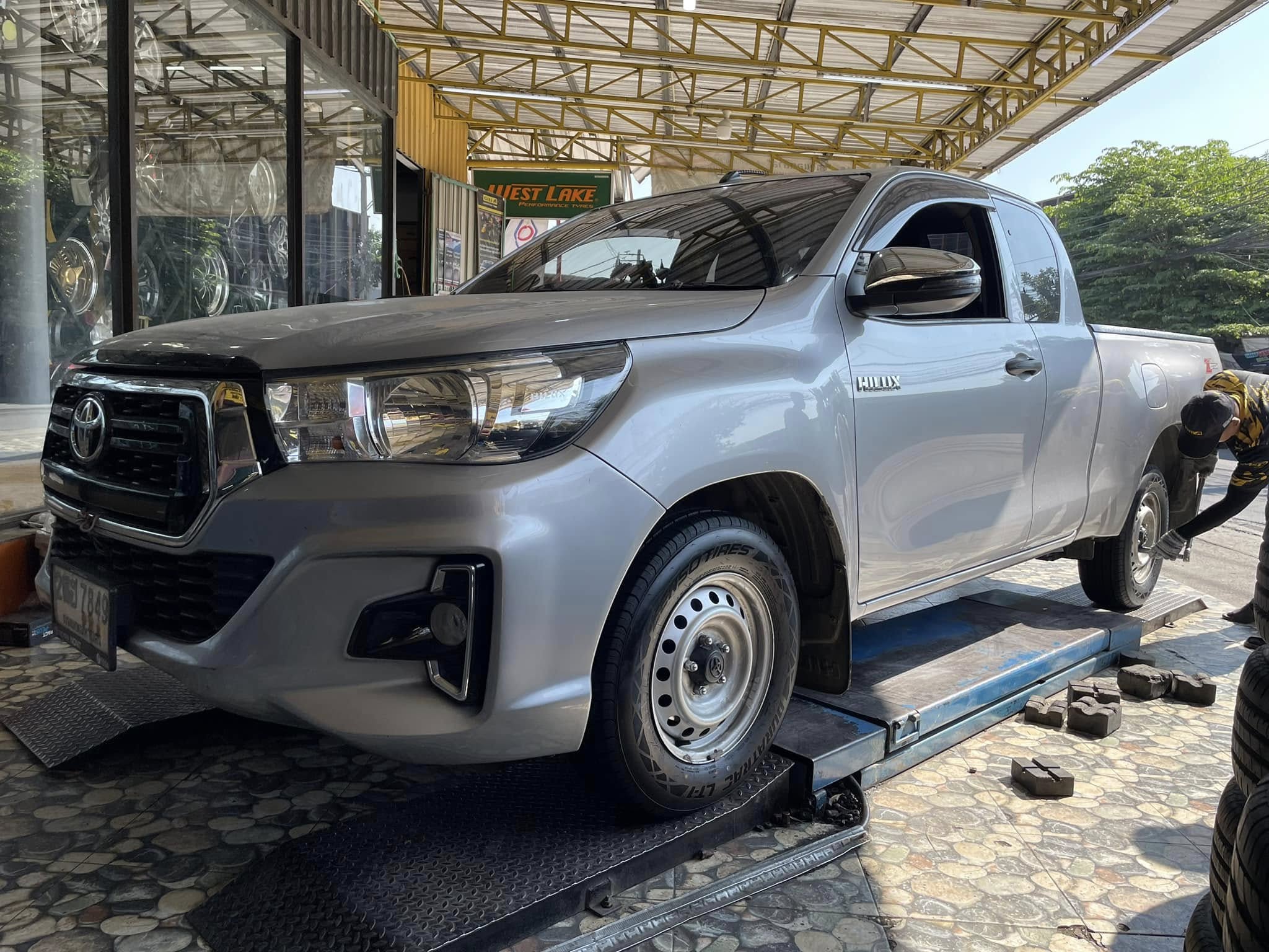 #TOYOTA_REVO🛞 เปลี่ยนยาง #LENSO_TIRES LT-1 215/70R15