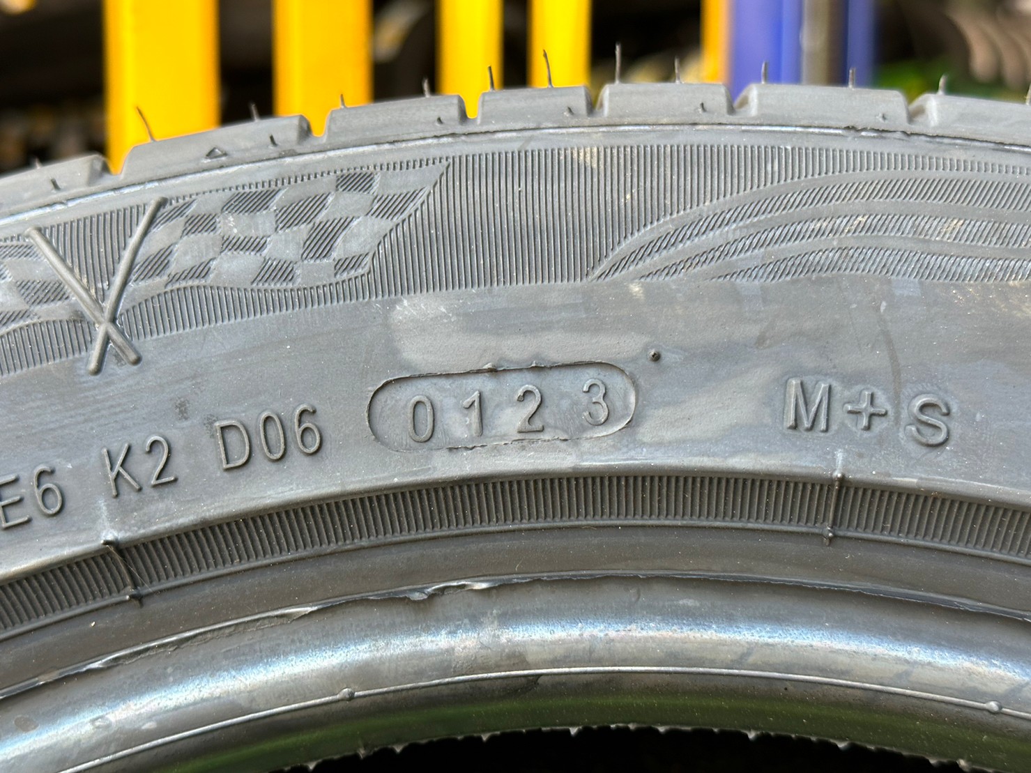 OTANI KC2000 215/50R17 ยางใหม่ปี2023 ราคาพิเศษพร้อมติดตั้งฟรี สามารถสอบถามเพิ่มเติมได้ค่ะ