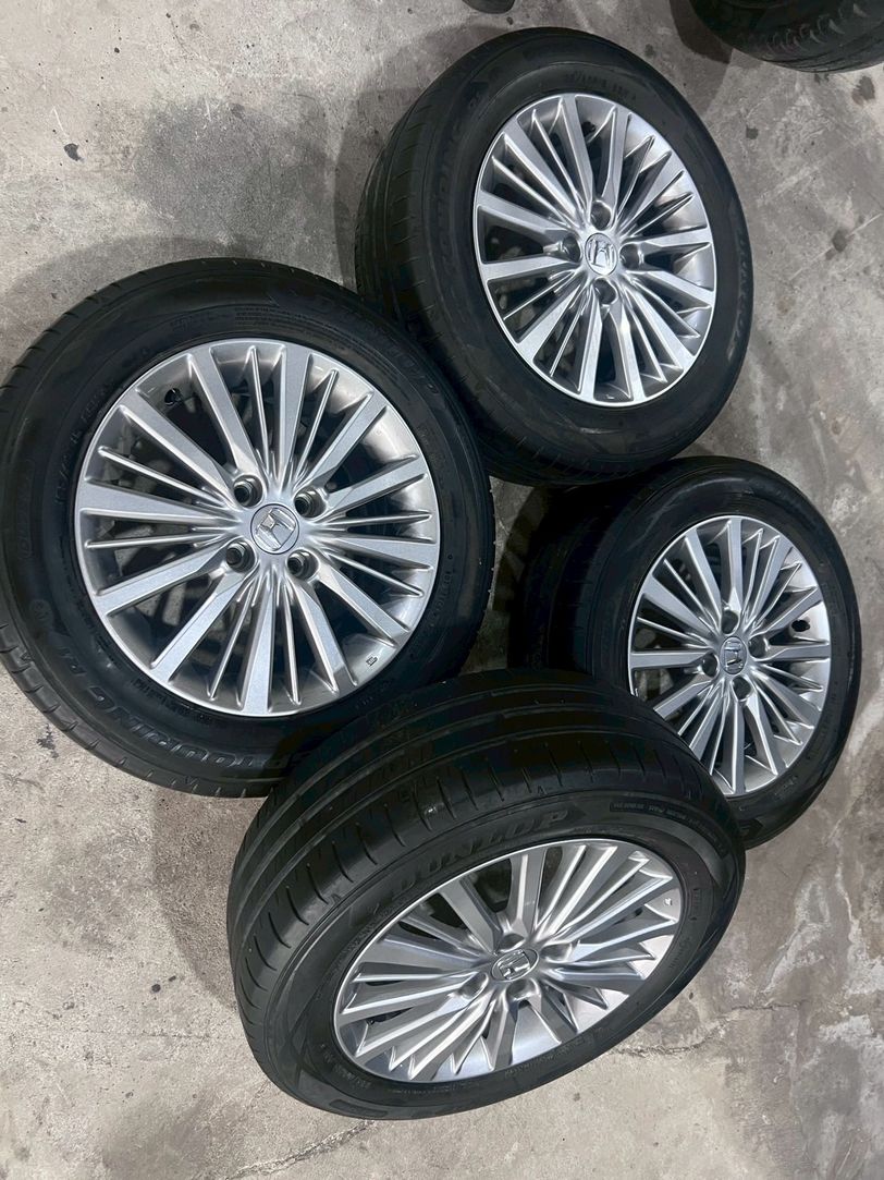 ล้อมือสองพร้อมยางพร้อมใช้งาน #ล้อเดิมHONDA CITY ขอบ15 4x100 #พร้อมยาง DUNLOP R1 195/60R15 ยางปี2020