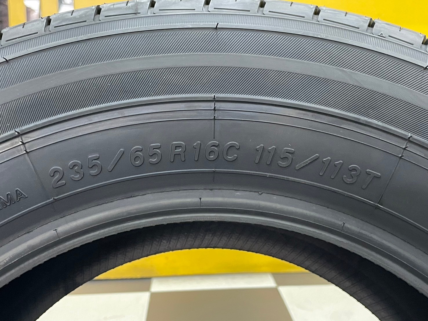 ยางใหม่โยโกฮาม่า #Yokohama BluEarth-VAN #RY55 235/65R16 ยางใหม่ปี2024