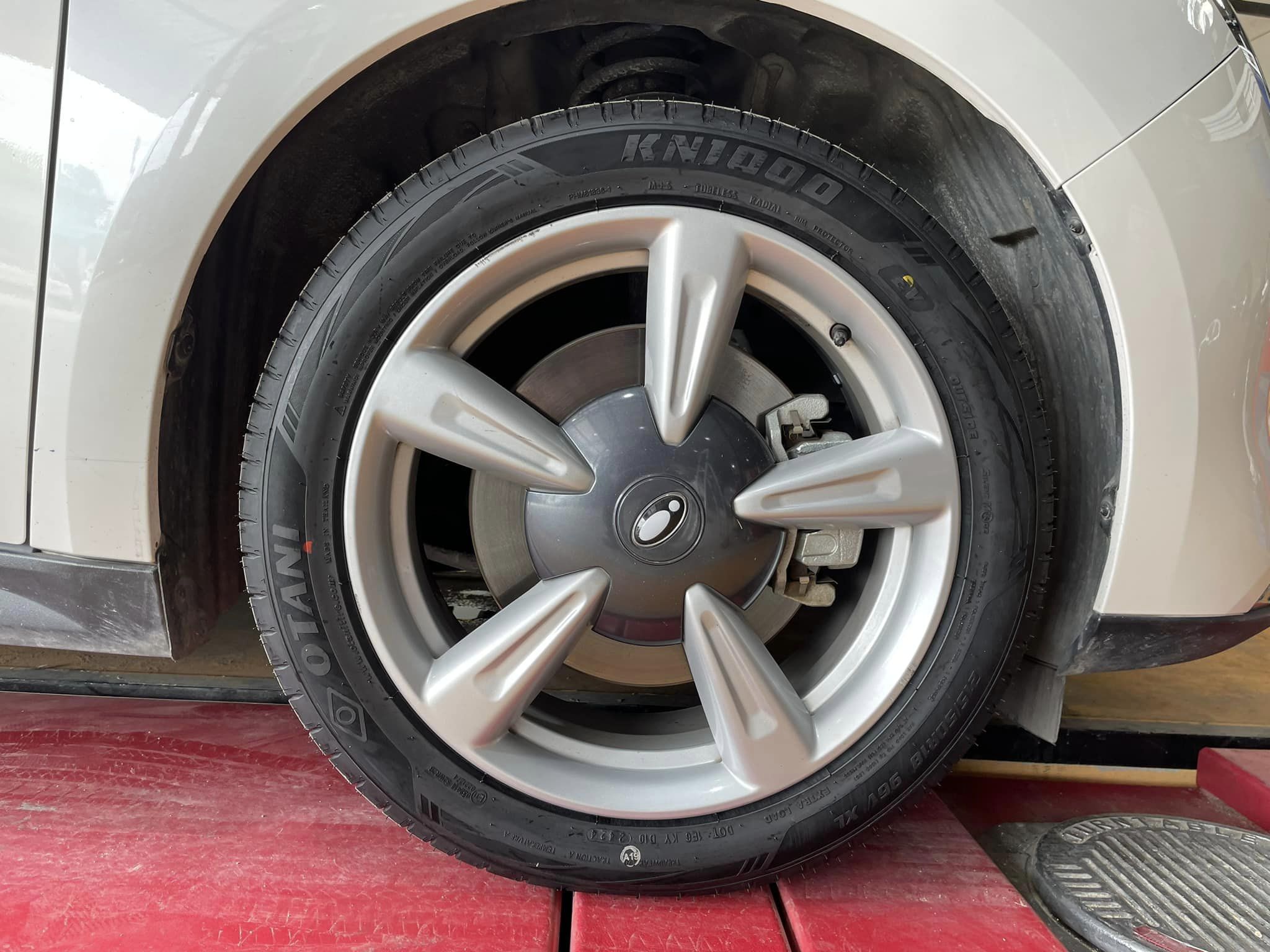 ORA_GOODCAT❤️ ยางEV เทคโนโลยีโฟมซับเสียง เพิ่มความนุ่มเงียบมากขึ้น #OTANI #KN1000 215/50R18