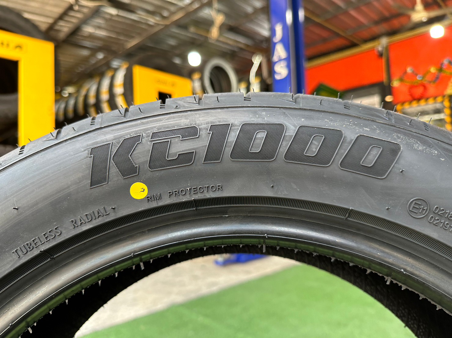 OTANI KC1000 225/50R17 ยางใหม่ปี2023 ราคาพิเศษพร้อมติดตั้งฟรี สามารถสอบถามเพิ่มเติมได้ค่ะ