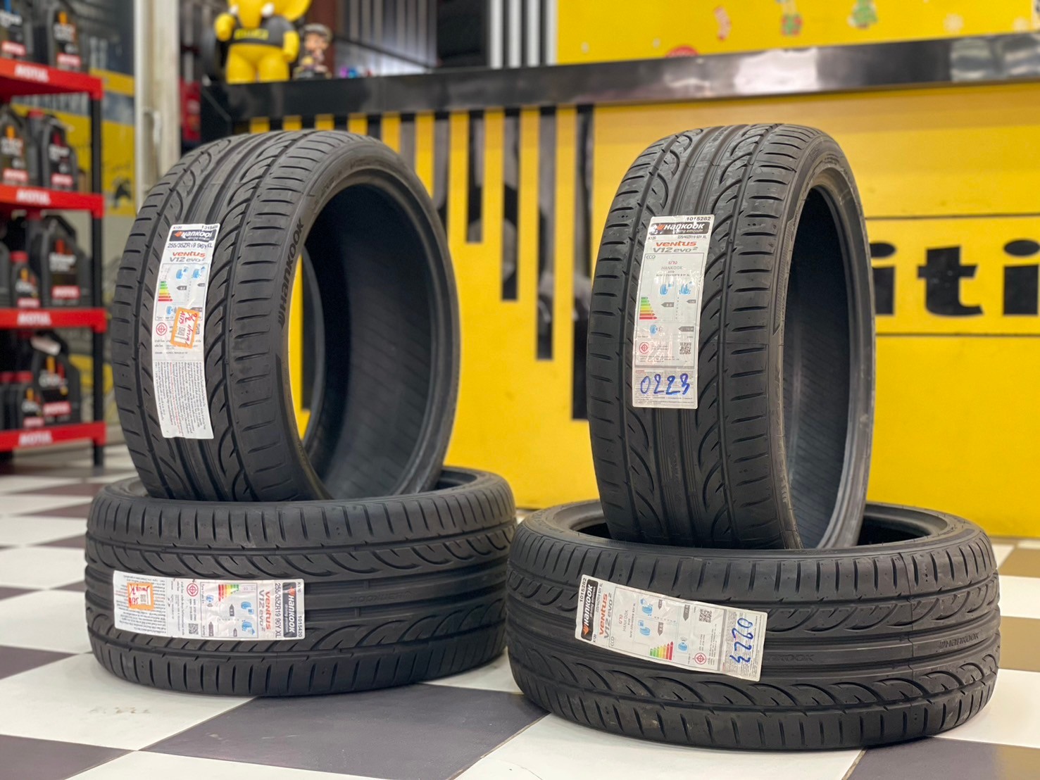 ยางHANKOOK รุ่น VENTUS V12 *evo 2 225/40R19 ยางใหม่ปี2023 255/35R19 ยางใหม่ปี2024