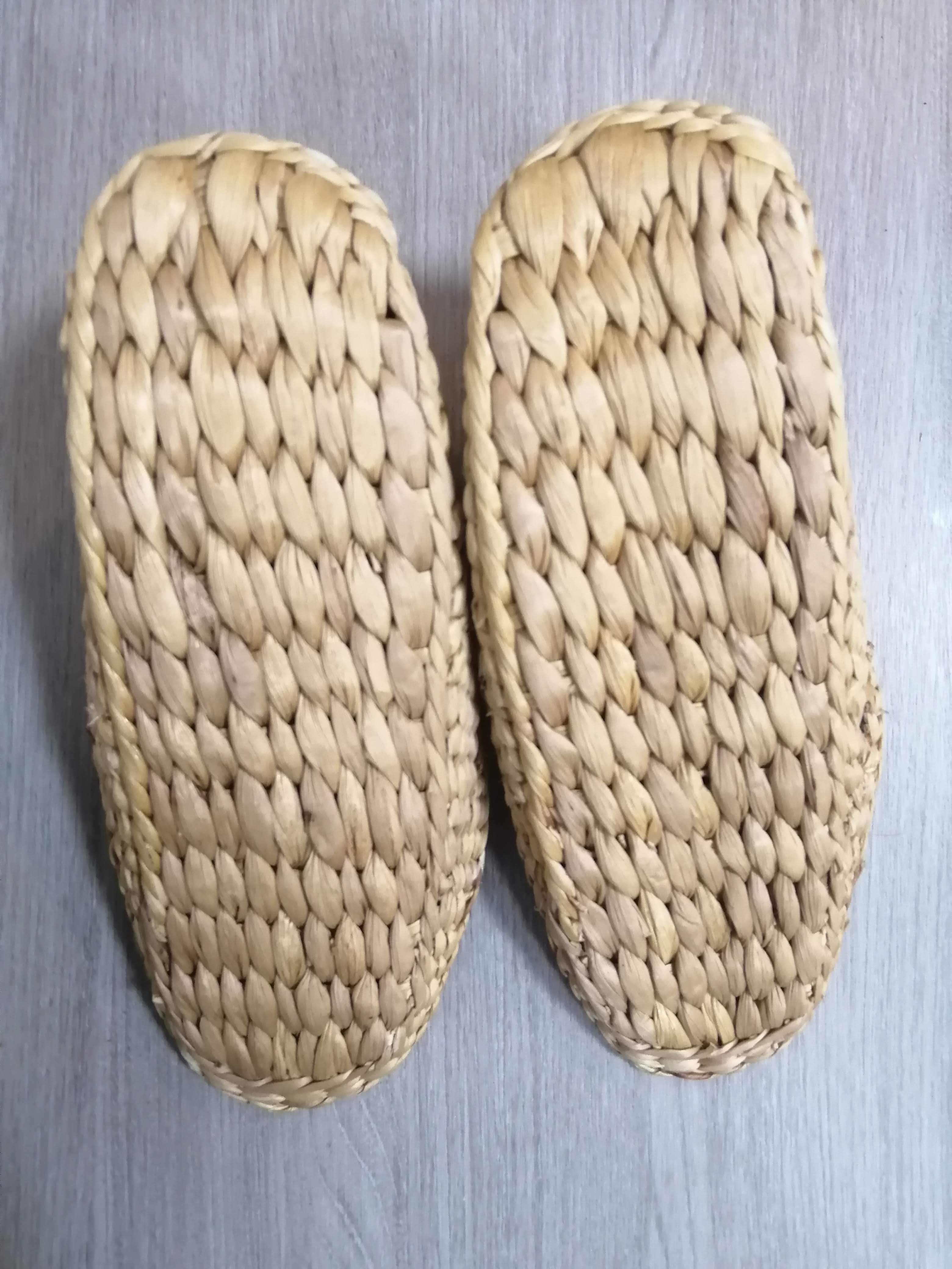 BSS202W : รองเท้าสานผักตบชวา ราคาส่ง 1โหล 12คู่