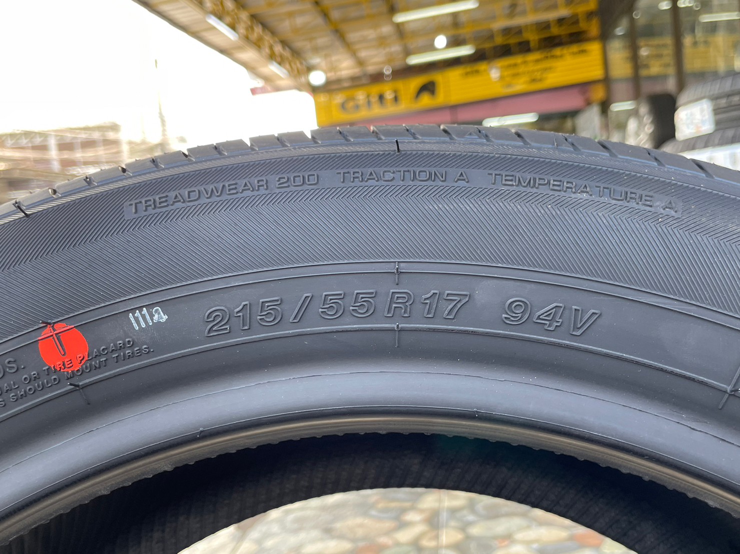 YOKOHAMA E70 215/55R17 ยางใหม่ปี2023